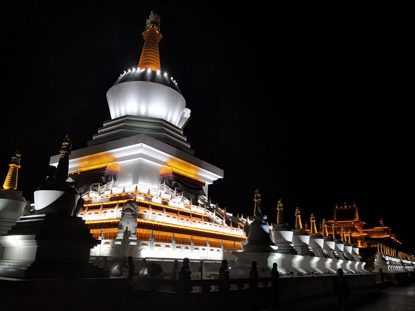 HUAWEI Mate 10 sample photo. Stupa, night view, baita photography