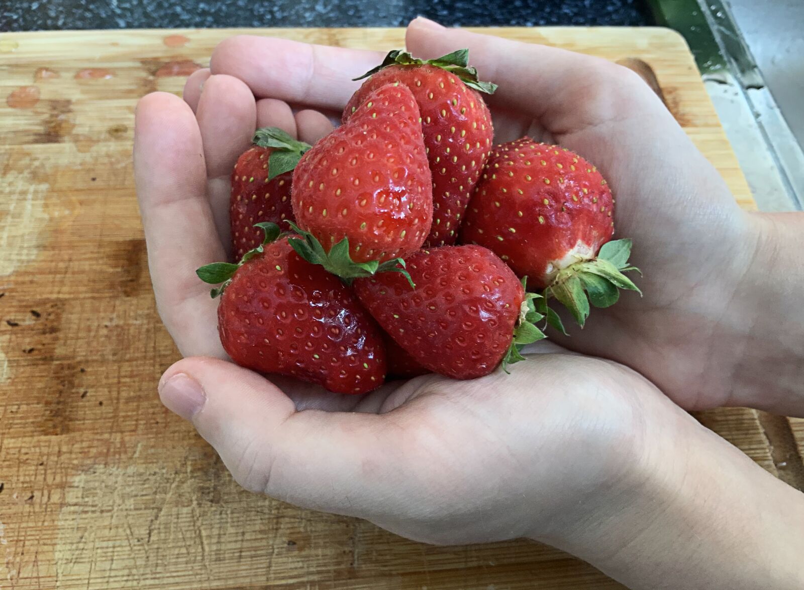 iPad Pro (11-inch) back camera 3mm f/1.8 sample photo. Strawberries, harvest, red photography