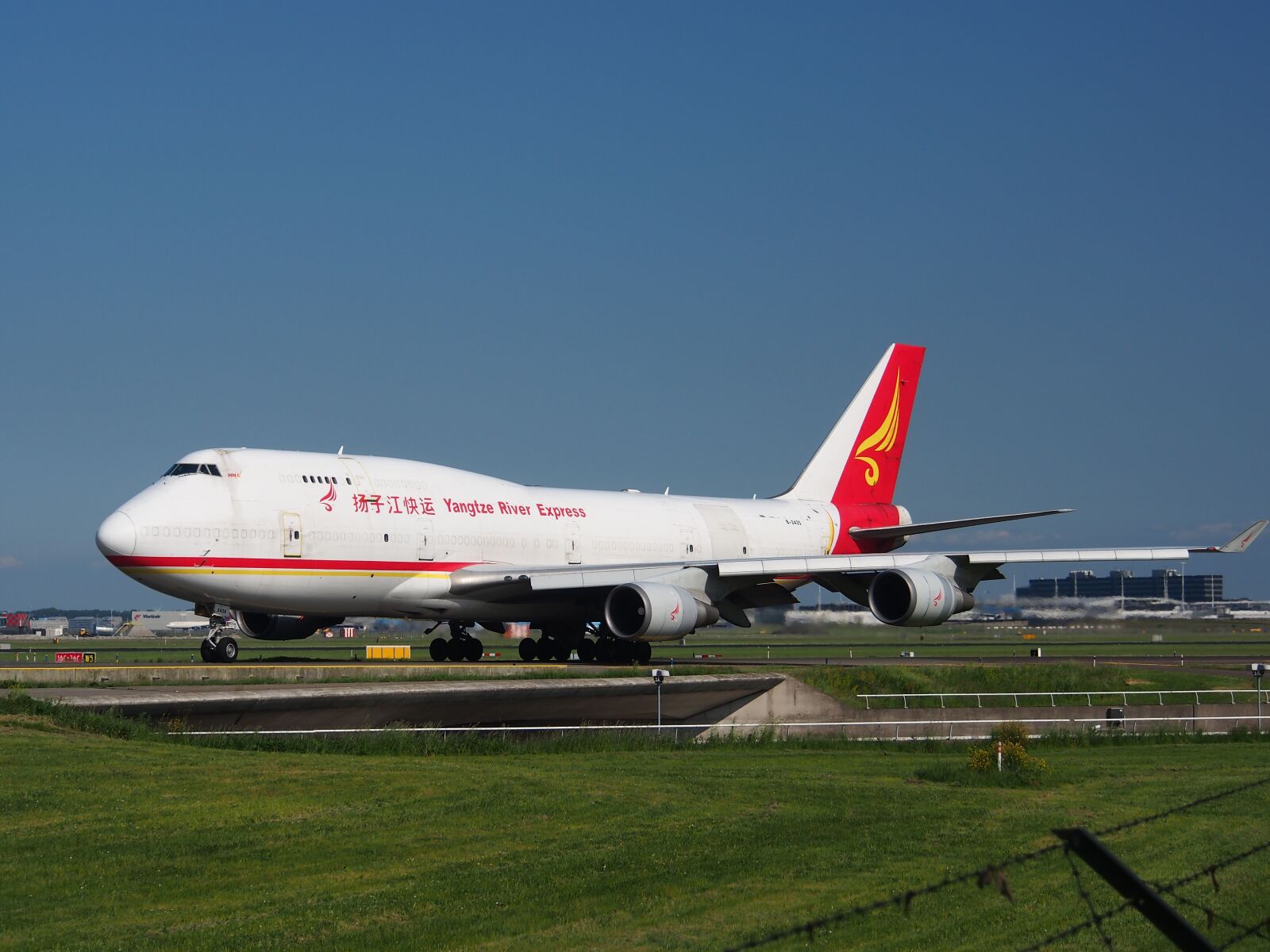 OLYMPUS M.12-50mm F3.5-6.3 sample photo. Boeing 747, yangtze river photography