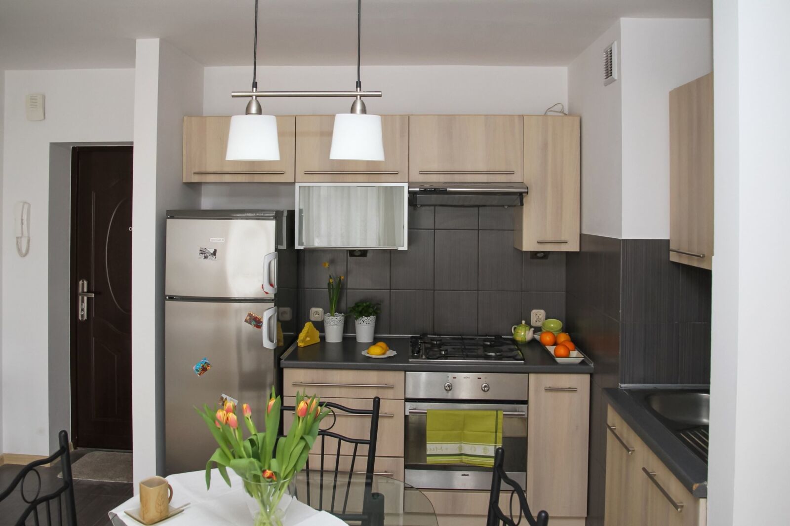 Canon EOS 7D sample photo. Room, home, kitchen, fridge photography