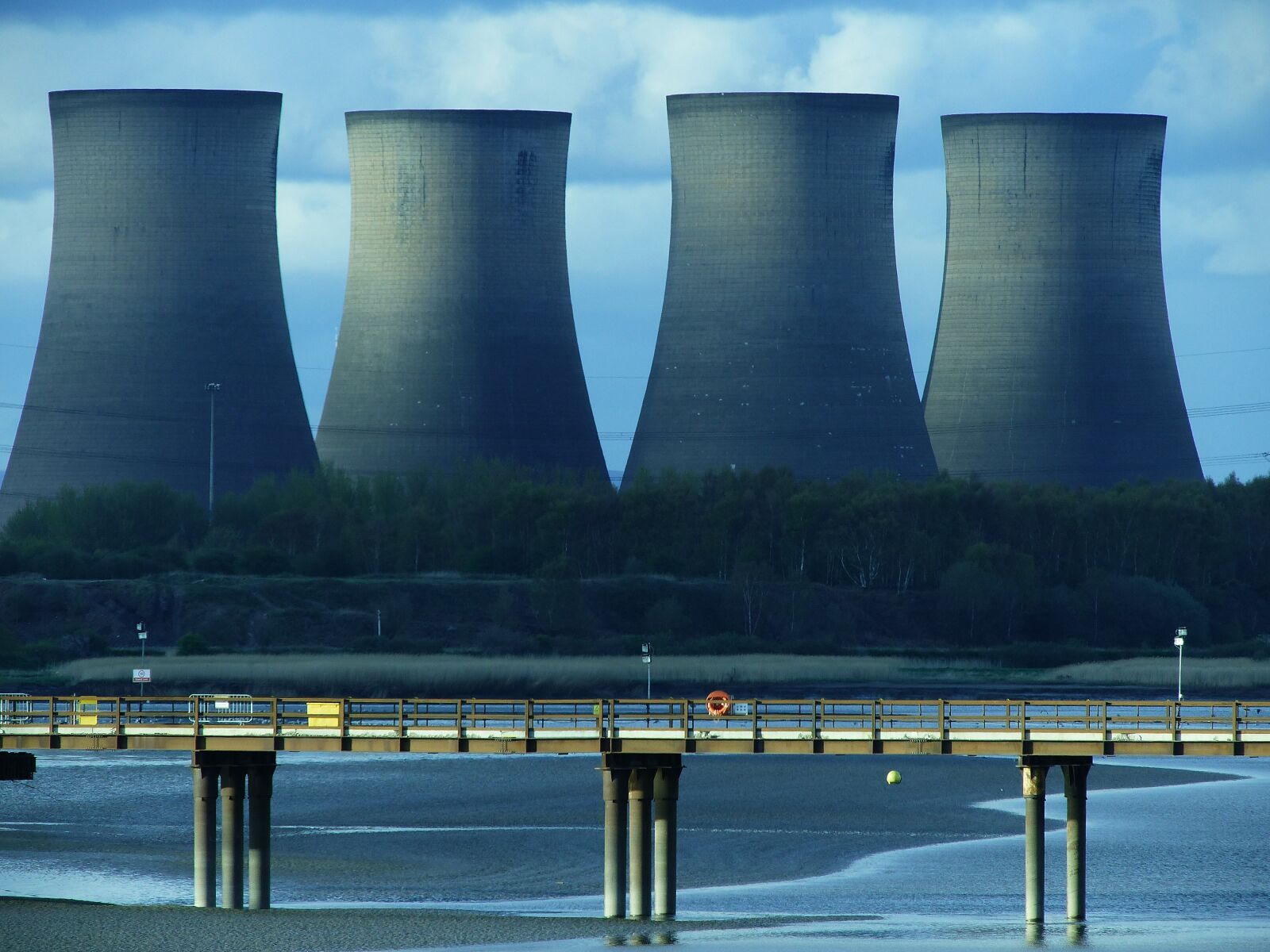 Panasonic Lumix DMC-FZ200 sample photo. Cooling tower, power plant photography