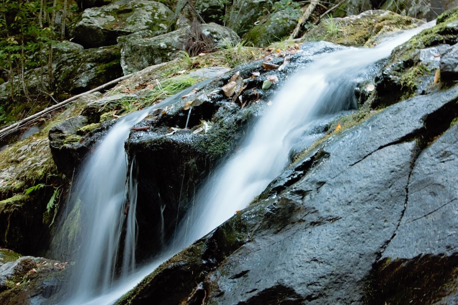 Canon EOS 70D sample photo. Waterfall, hike, calm photography