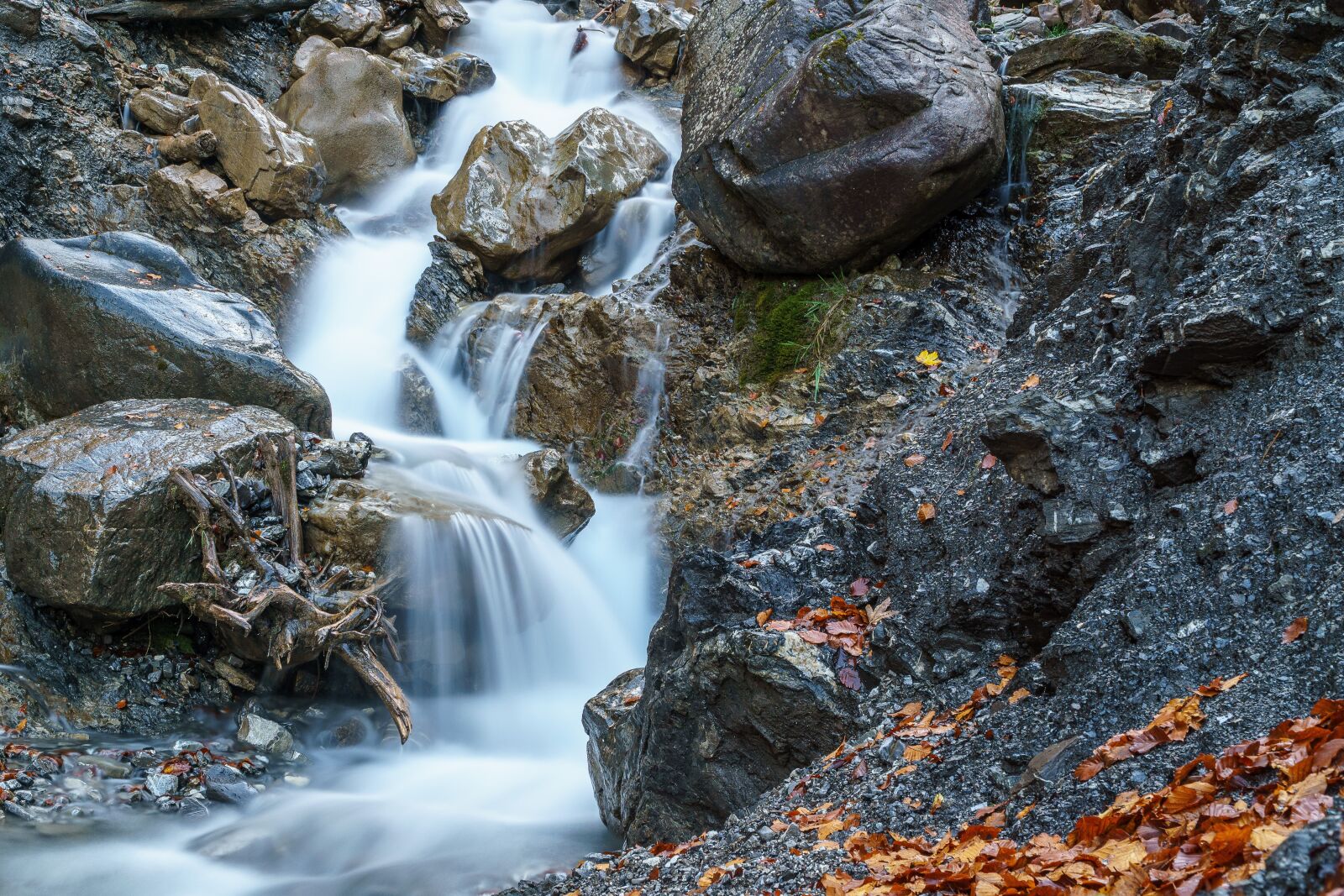 Sony a6000 + Sony E PZ 18-105mm F4 G OSS sample photo. Kleinwalsertal, waterfall, water photography