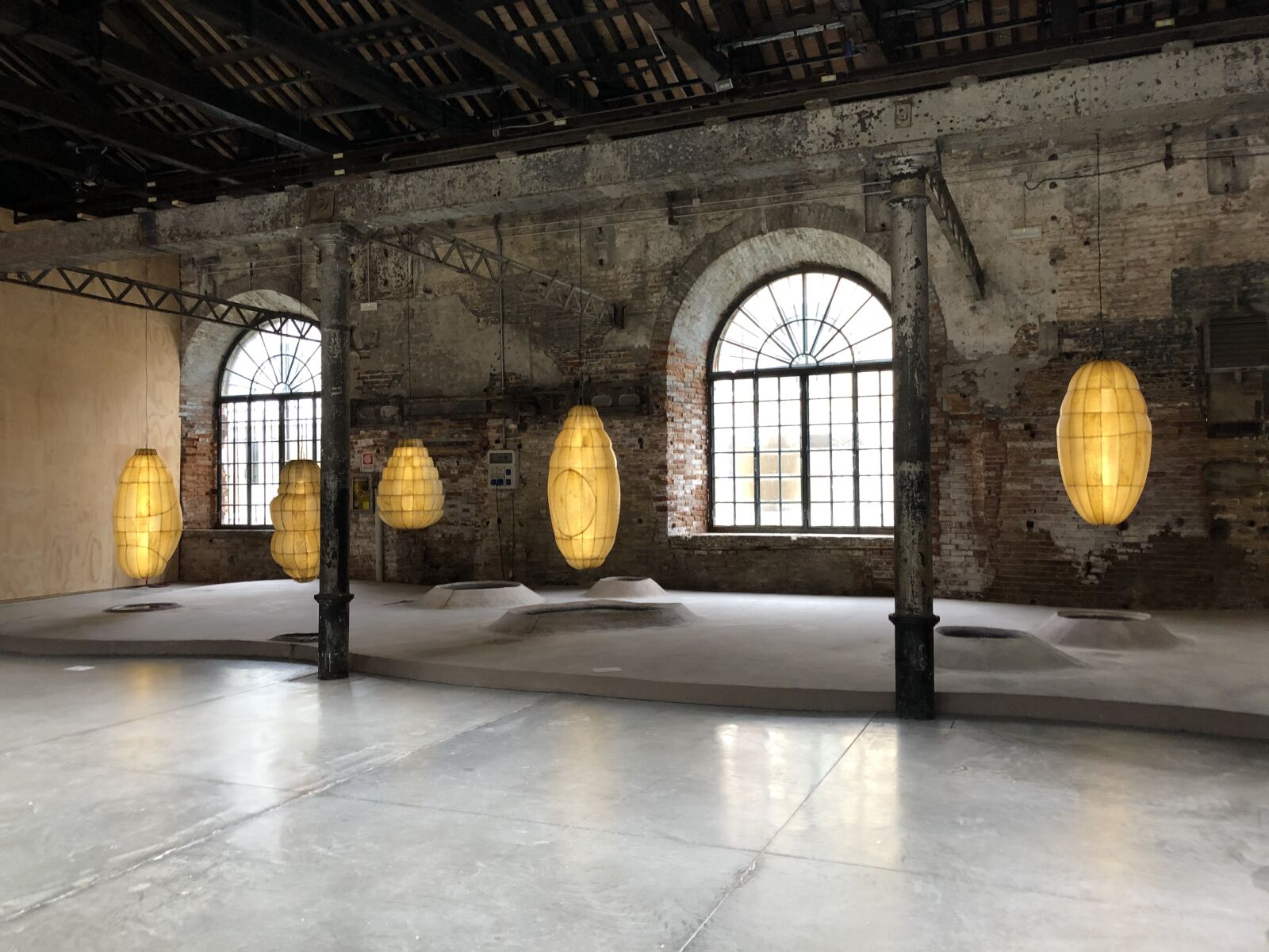 iPhone 8 back camera 3.99mm f/1.8 sample photo. Venice, biennale, art photography
