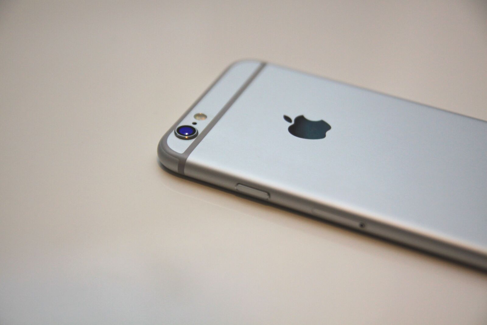 Canon EOS 50D sample photo. Apple, apple device, cellphone photography