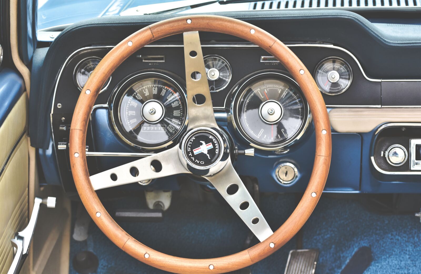 Nikon D7200 sample photo. Ford mustang, steering wheel photography