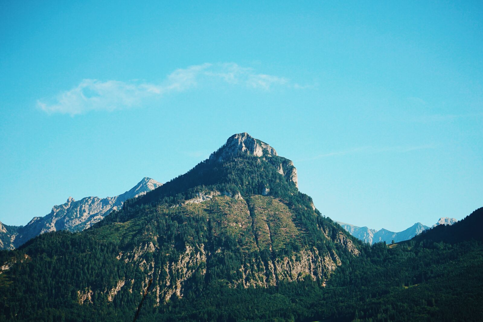 Sony E 55-210mm F4.5-6.3 OSS sample photo. Daylight, landscape, mountain photography