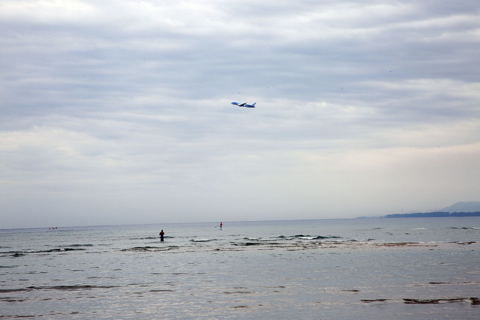 Canon EF 24-105mm F4L IS II USM sample photo. Sky, plane, flight photography