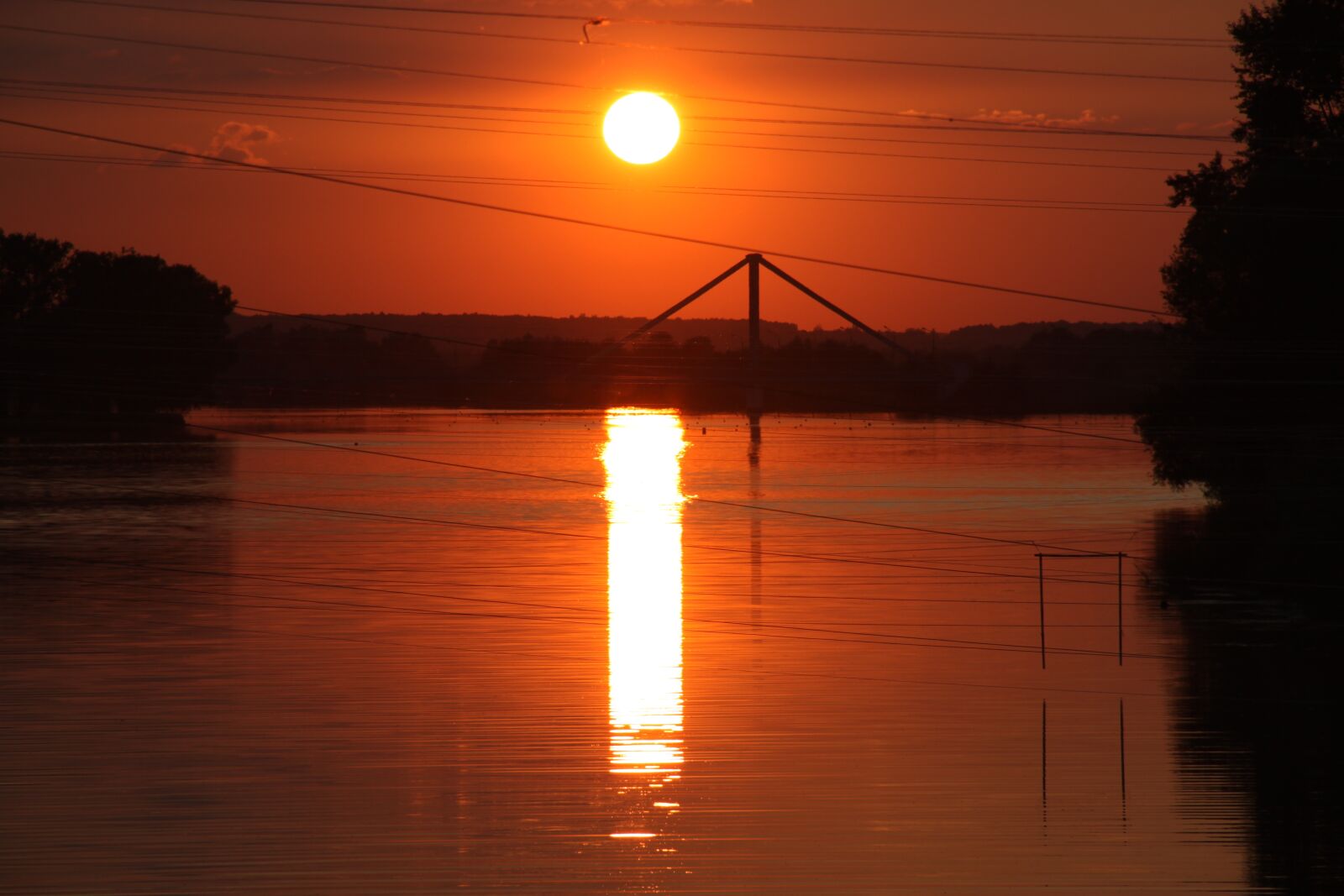 Canon EOS 500D (EOS Rebel T1i / EOS Kiss X3) sample photo. Bridge, river, sunset photography