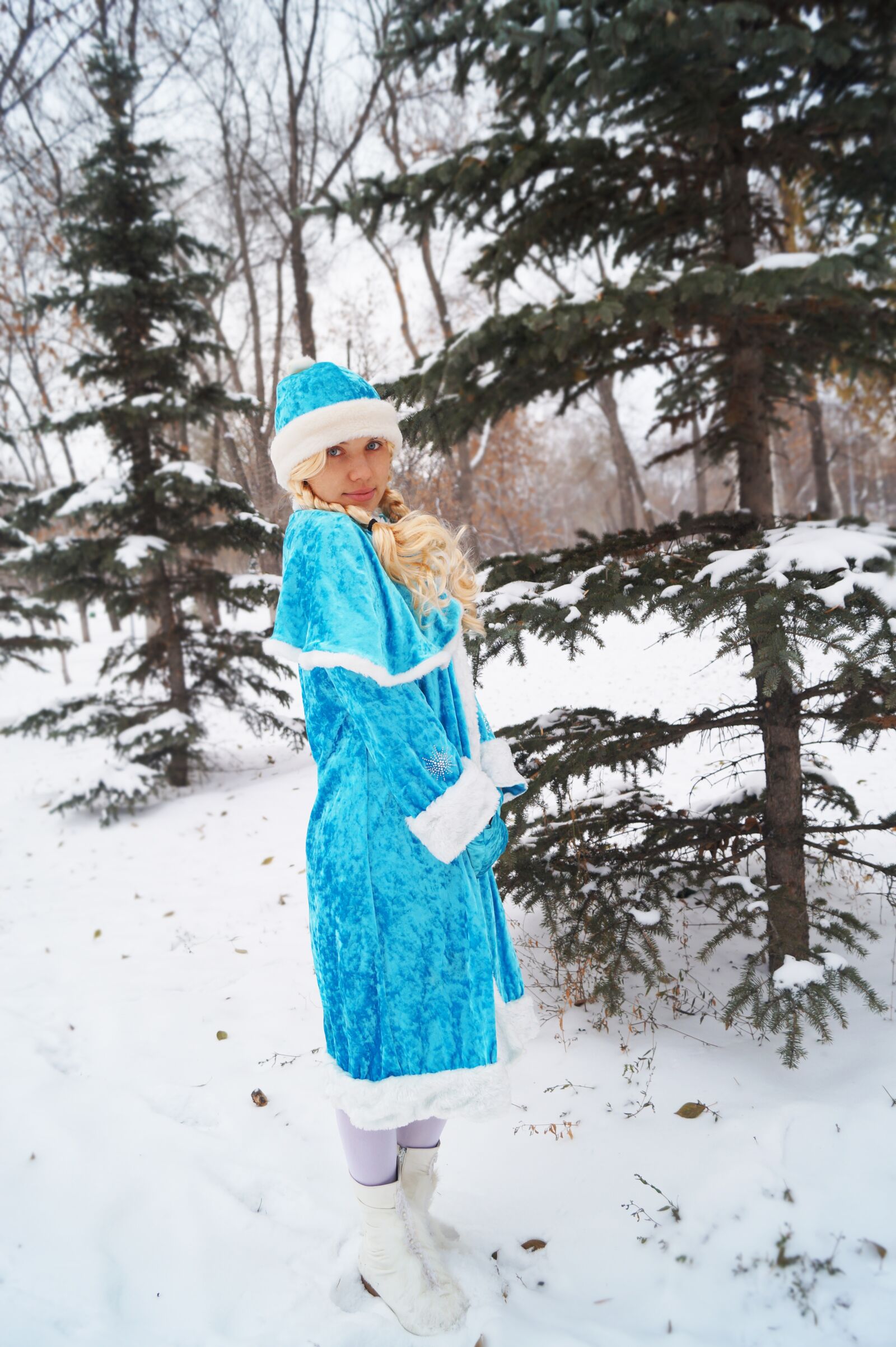 Sony DT 18-55mm F3.5-5.6 SAM II sample photo. Snow maiden, costume, new photography