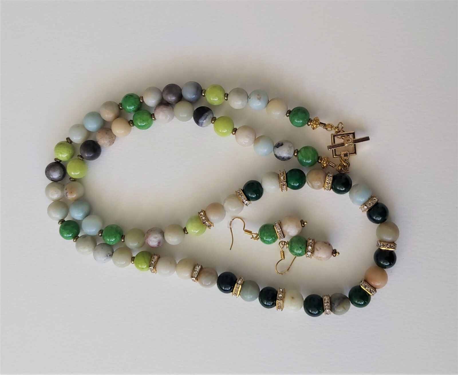 Samsung Galaxy A70 sample photo. Jewelry, color, necklace photography