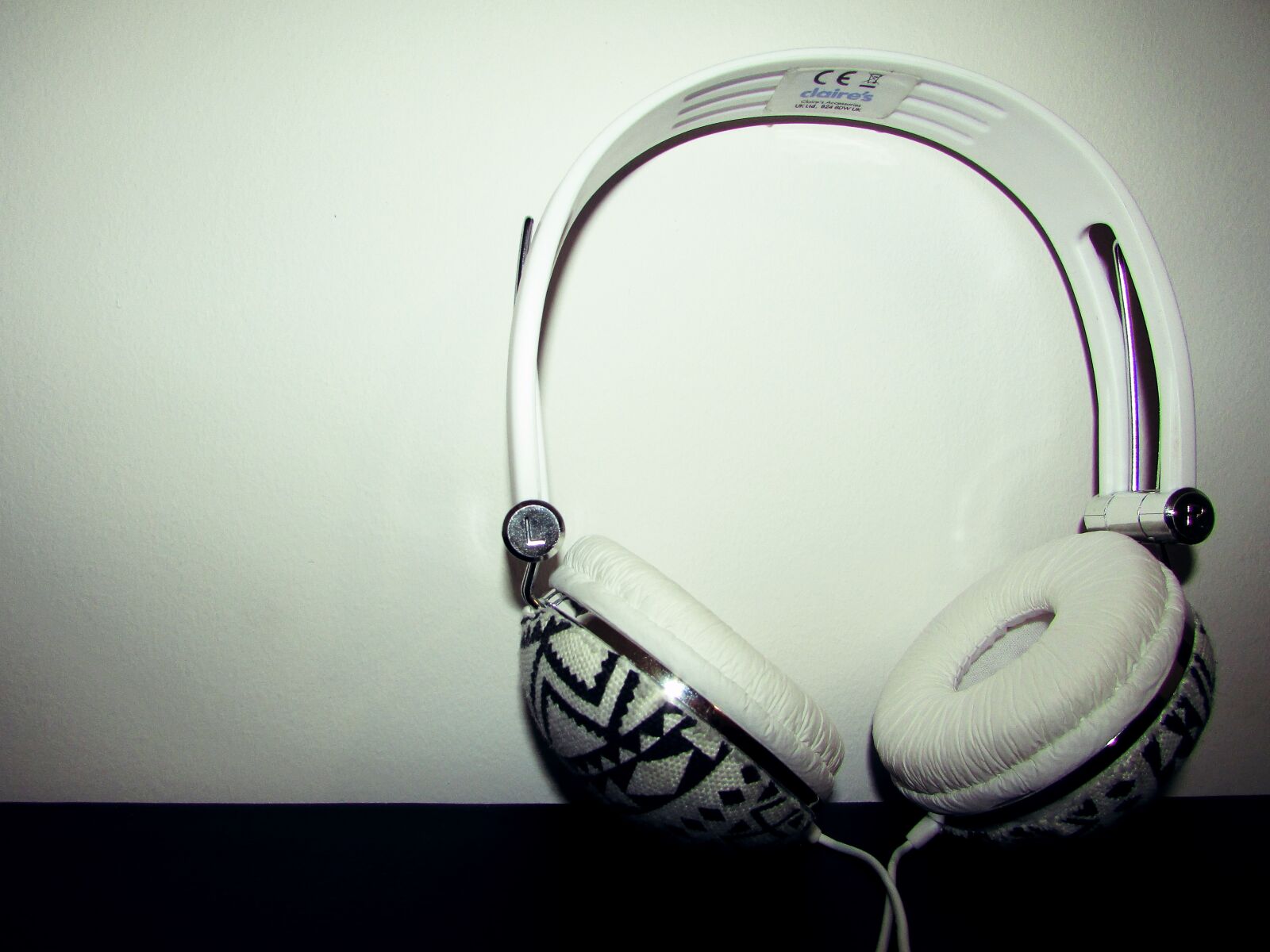 Canon PowerShot SX400 IS sample photo. Headphones, white, music photography