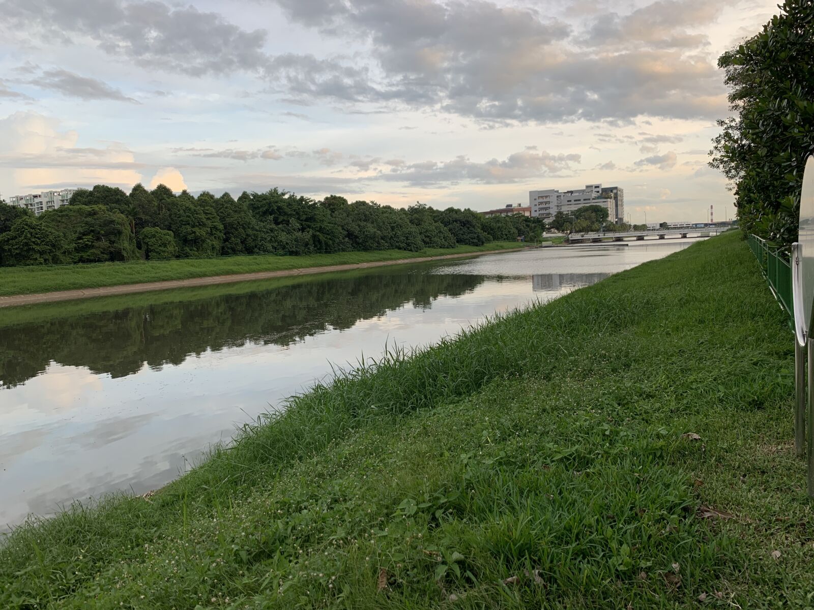 iPhone XS Max back dual camera 4.25mm f/1.8 sample photo. Sunset, night scene, scenery photography