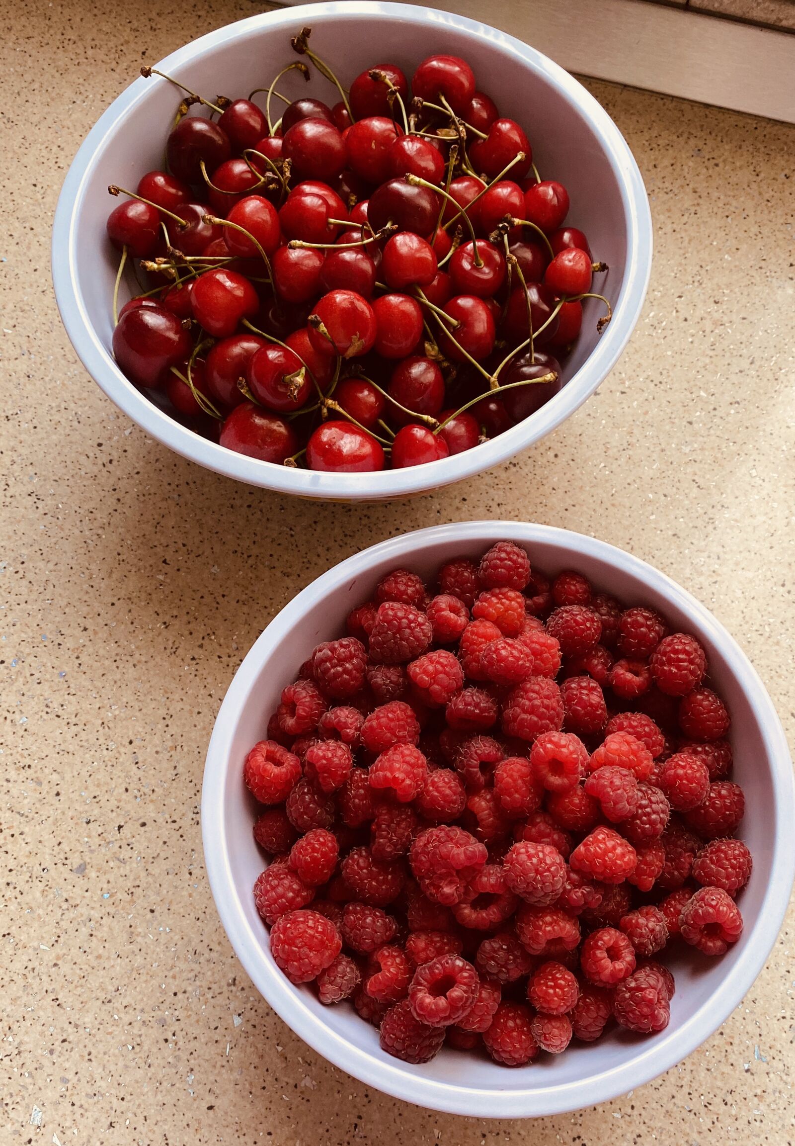 Apple iPhone 11 sample photo. Fruits, cherries, raspberries photography