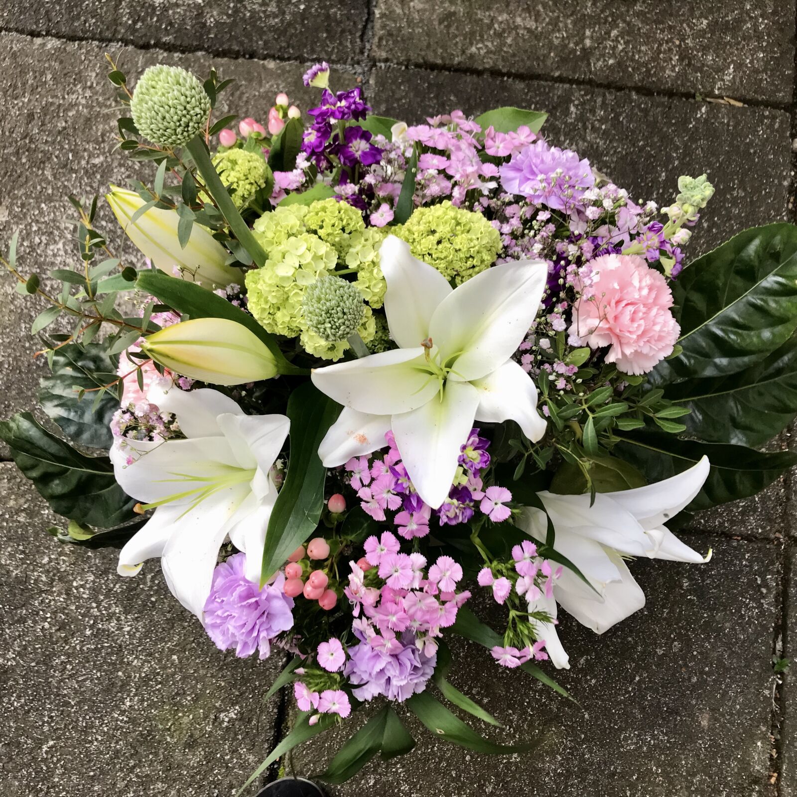 iPhone 7 back camera 3.99mm f/1.8 sample photo. Bouquet, flowers, lilies photography