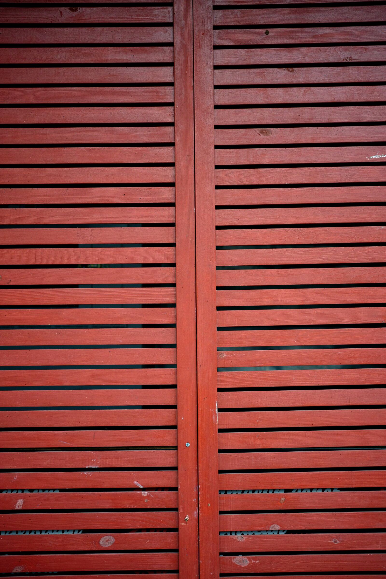 Sigma DP3 Merrill sample photo. Wood, window, red photography