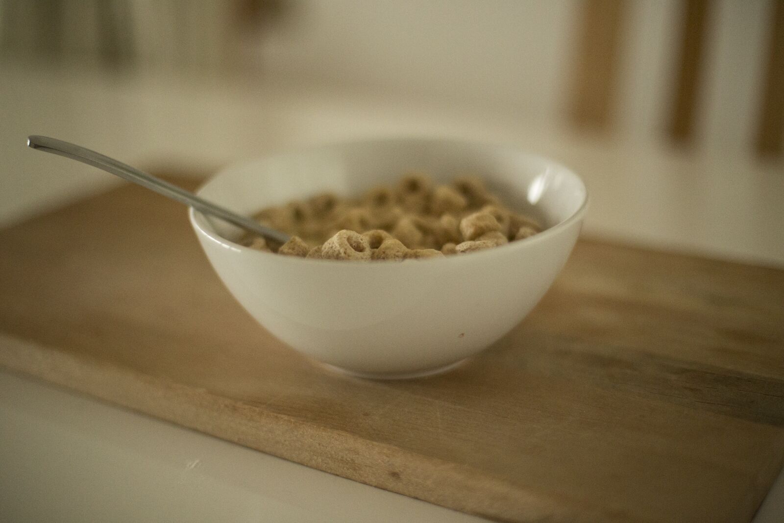Canon EOS 6D + Canon EF 50mm F1.4 USM sample photo. Bowl, breakfast, cereals, loops photography