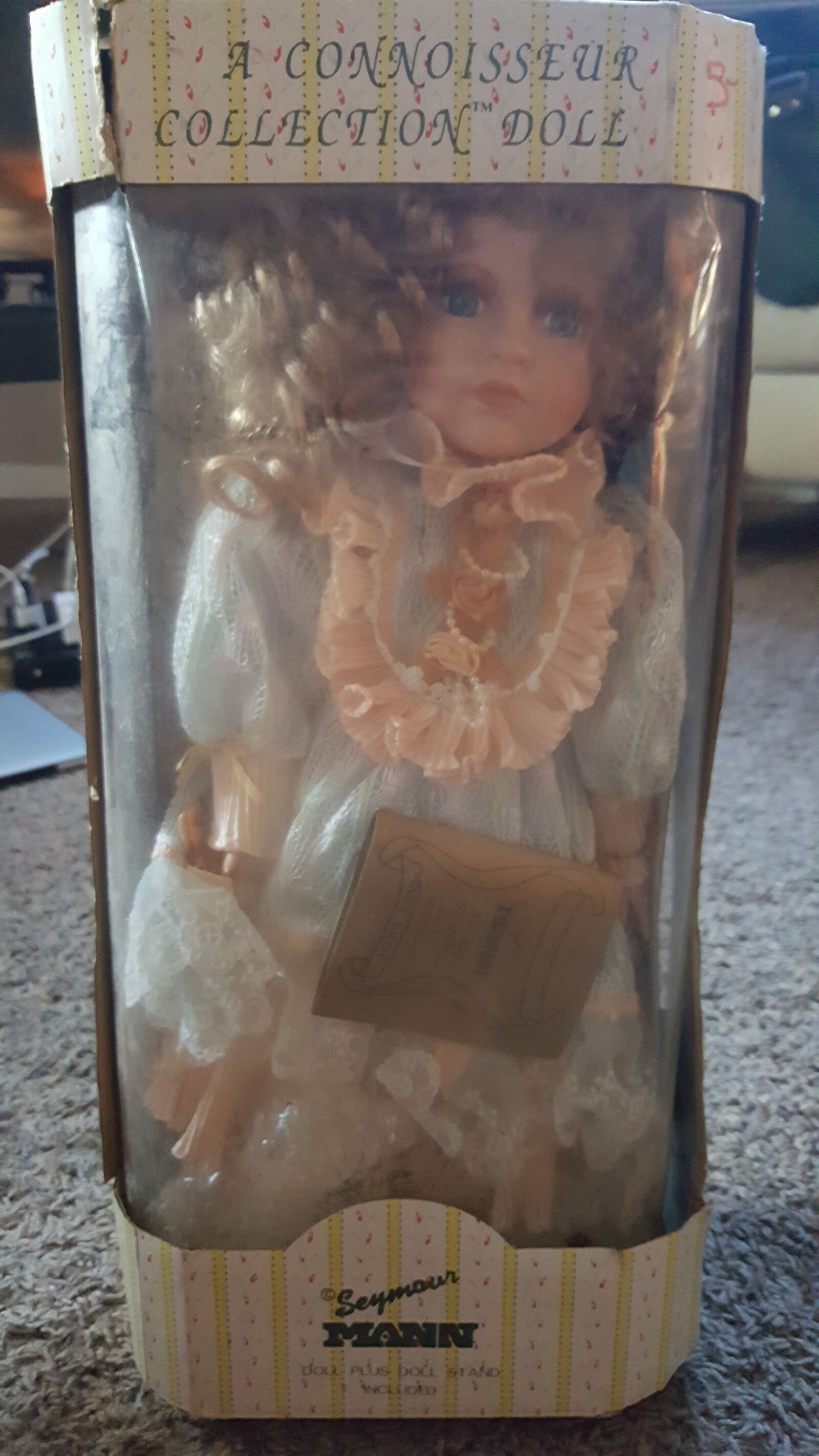 Samsung Galaxy Note5 sample photo. Creepy, haunted, doll photography
