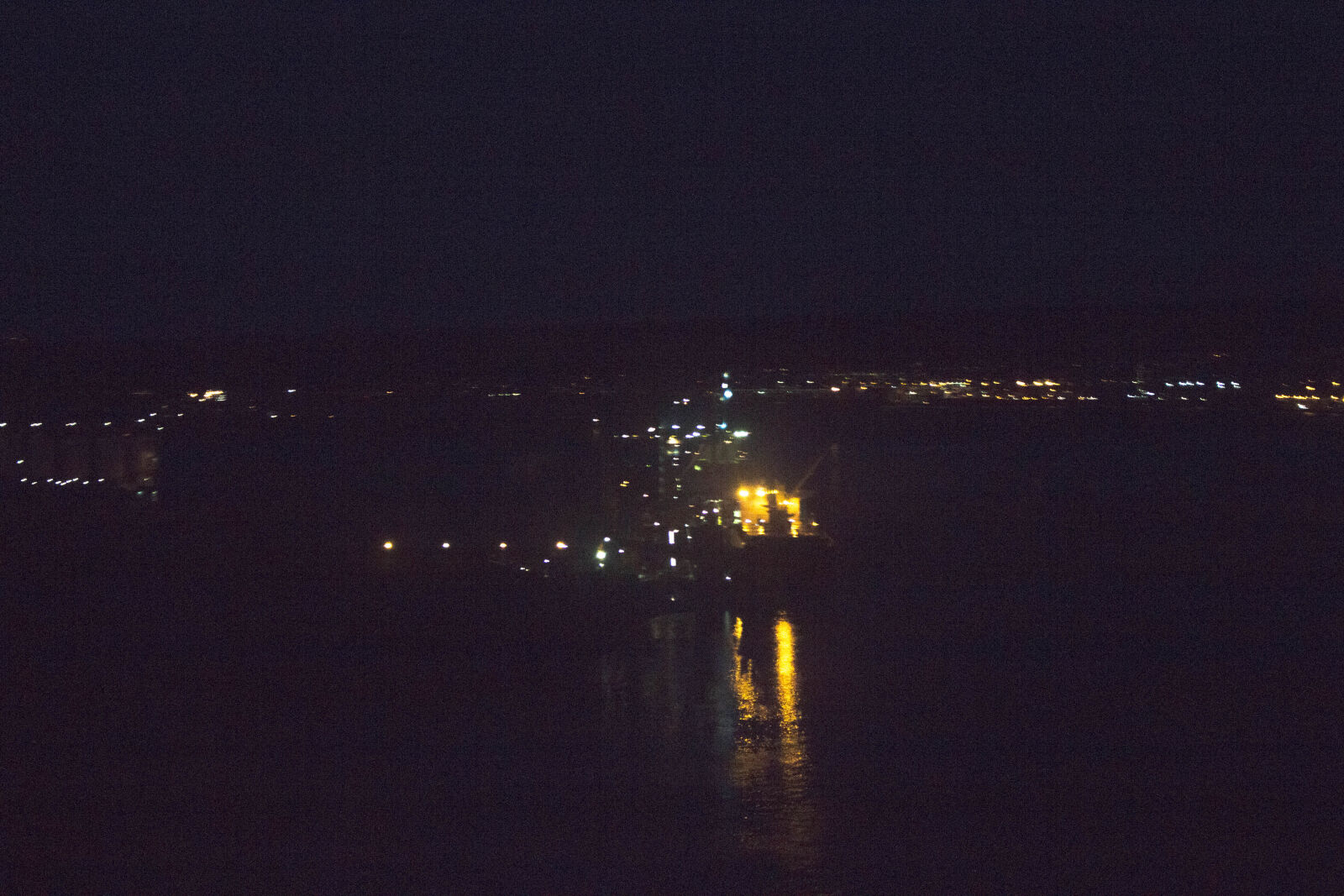 Canon EOS 700D (EOS Rebel T5i / EOS Kiss X7i) sample photo. Cargo, ship, harbor, night photography