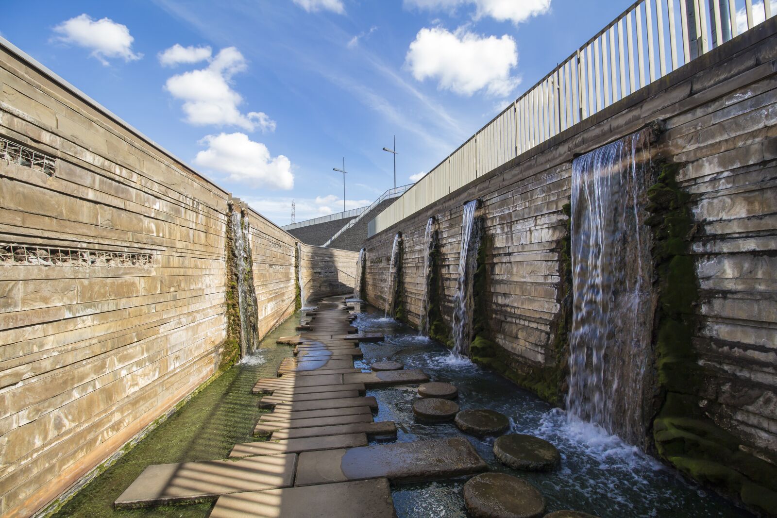Canon EOS 700D (EOS Rebel T5i / EOS Kiss X7i) sample photo. Architecture, waters, waterfall photography
