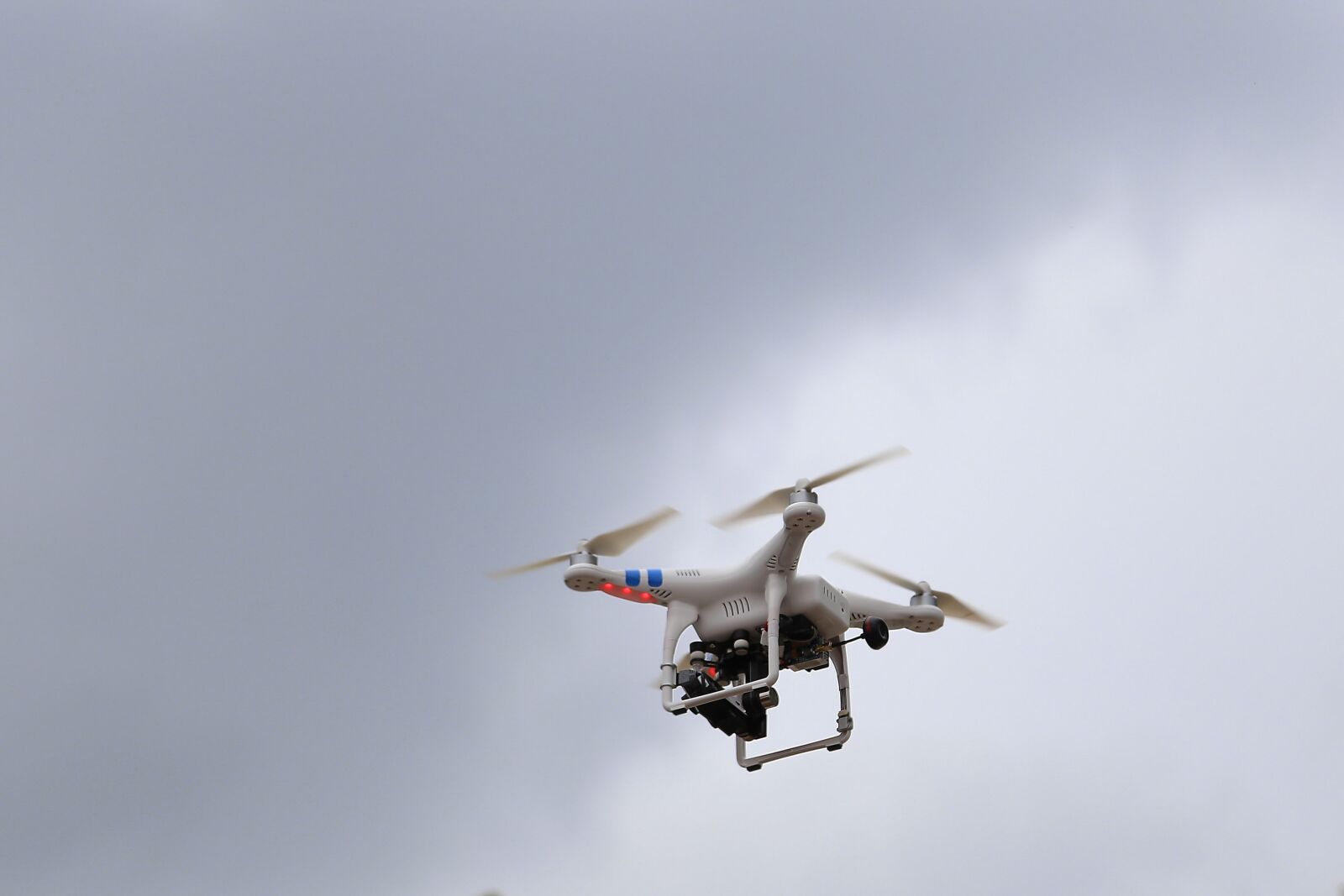 Canon EF 24-105mm F4L IS USM sample photo. Dron, flight, surveillance, propeller photography