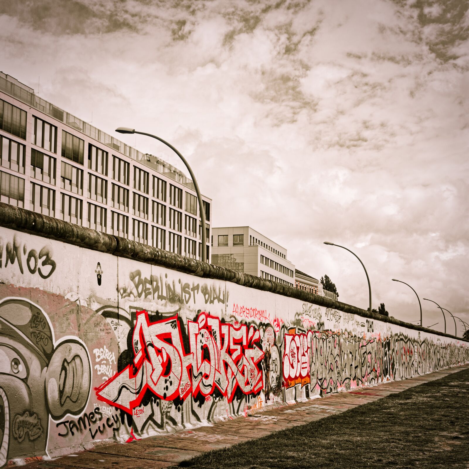 Nikon D7200 sample photo. Berlin, wall, graffiti photography