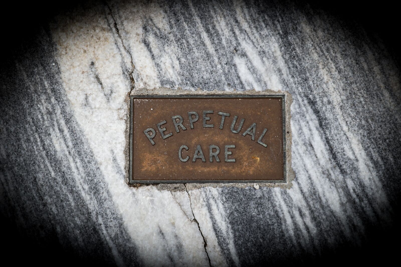 Canon EOS M6 sample photo. Cemetery, graveyard, tombstone photography