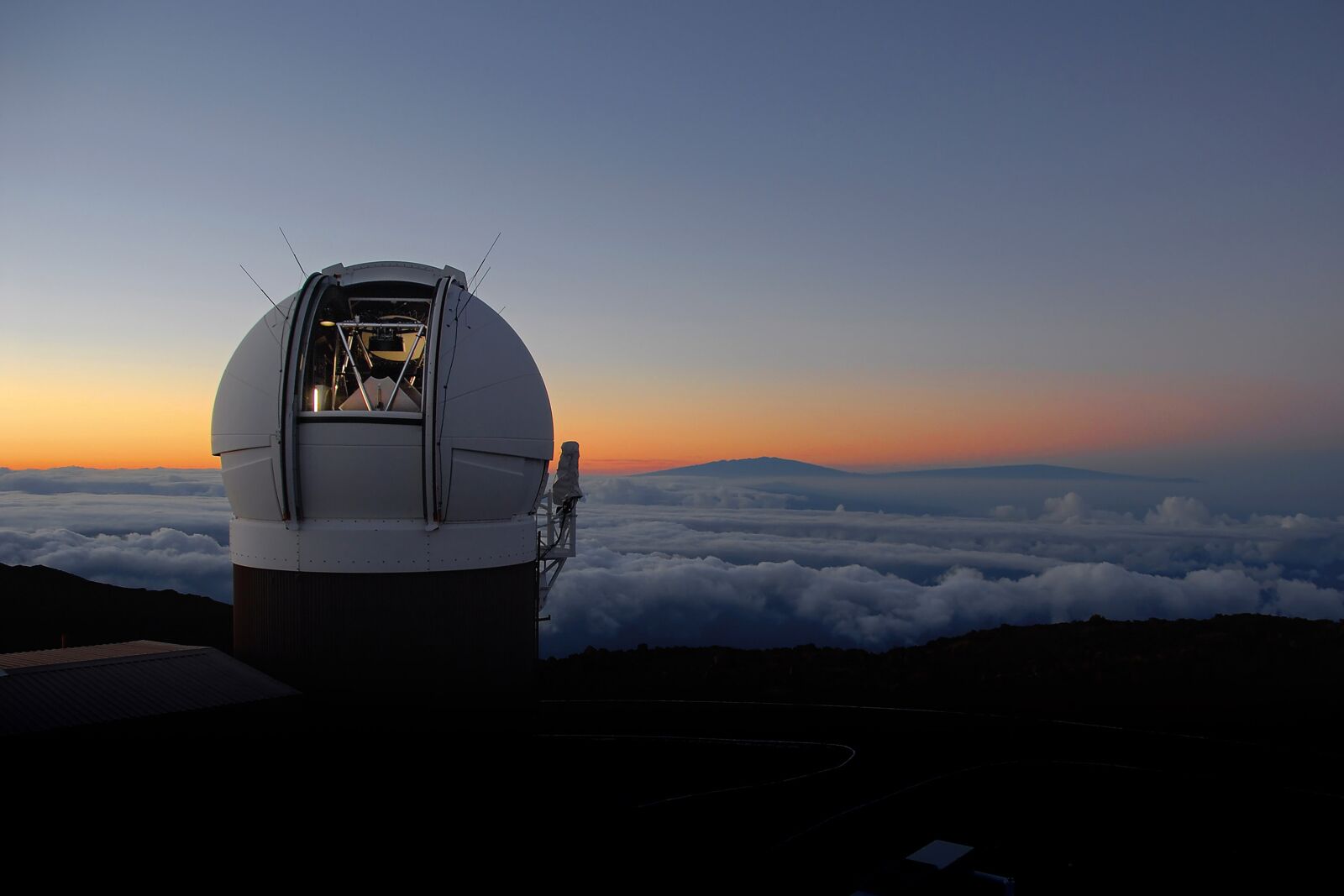 Nikon D200 sample photo. Observatory, pan-starrs, panoramic telescope photography