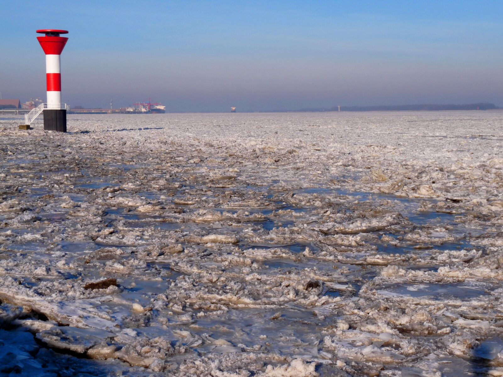 Panasonic Lumix DMC-FZ28 sample photo. Elbe, lighthouse, beacon photography
