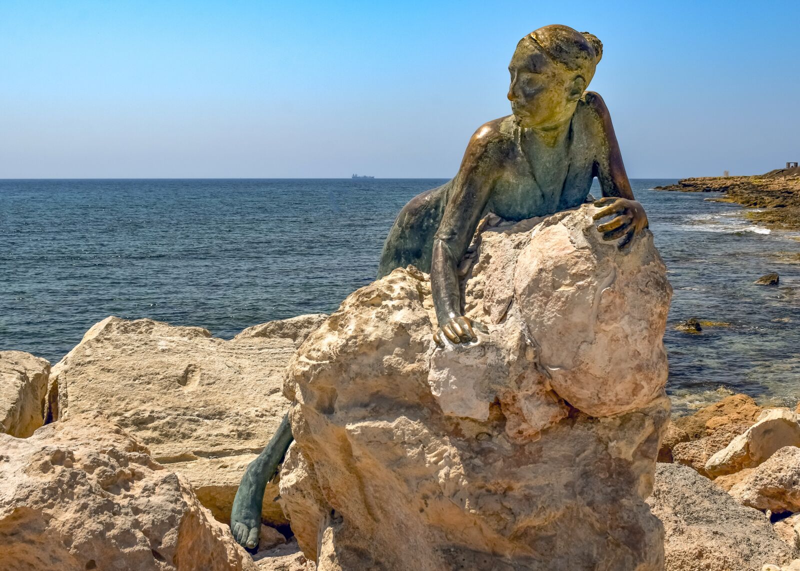 Nikon D3300 sample photo. Woman, rock, sculpture photography