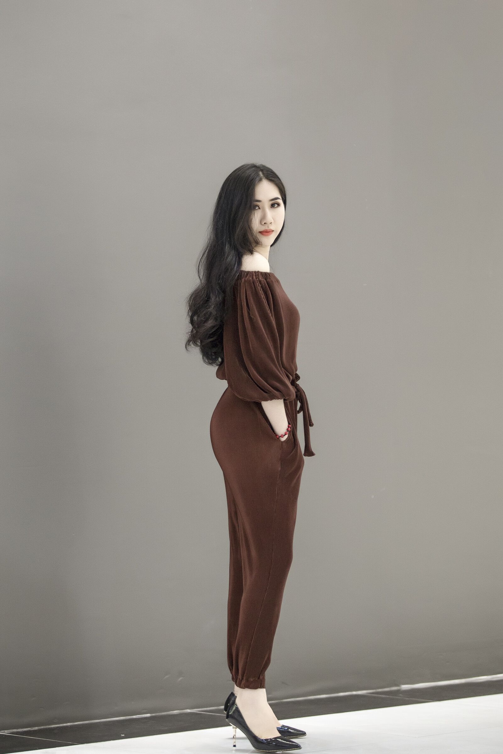 Canon EF 70-200mm F2.8L USM sample photo. Girl, fashion, woman photography