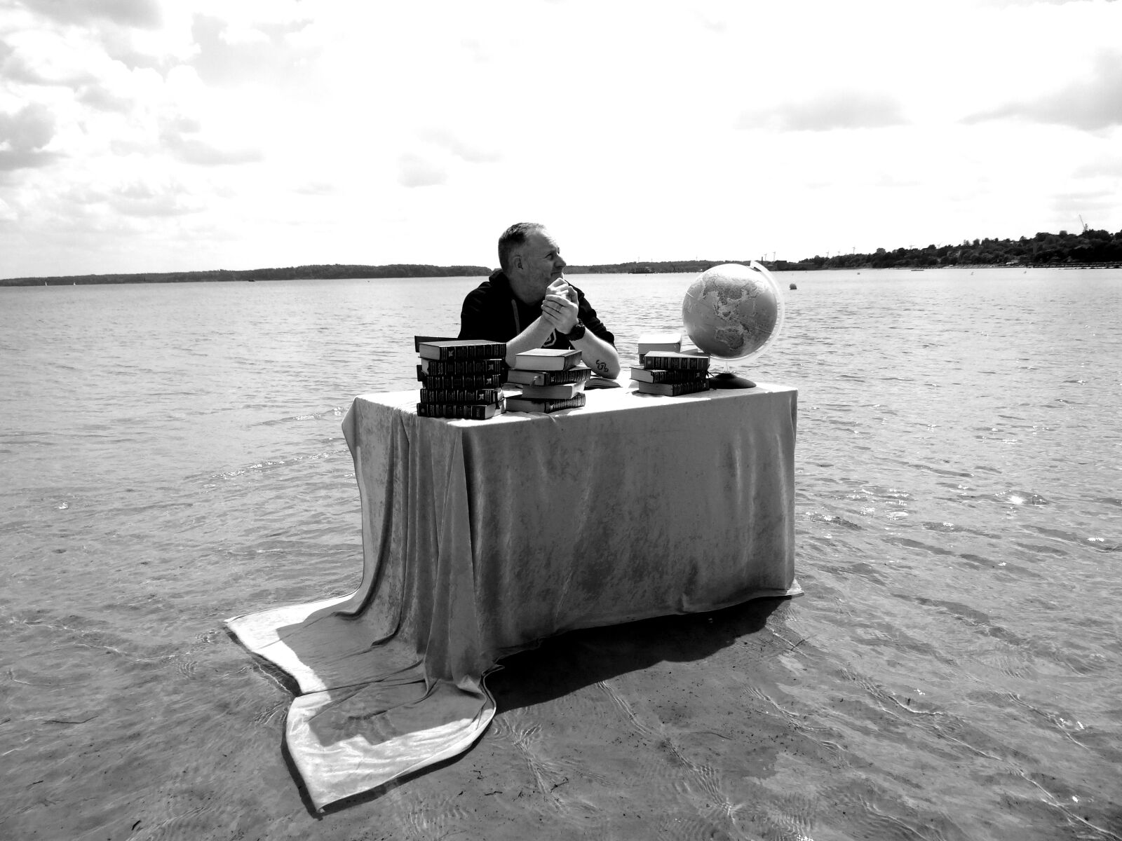 Sony DSC-HX200V sample photo. Water, ocean, table photography