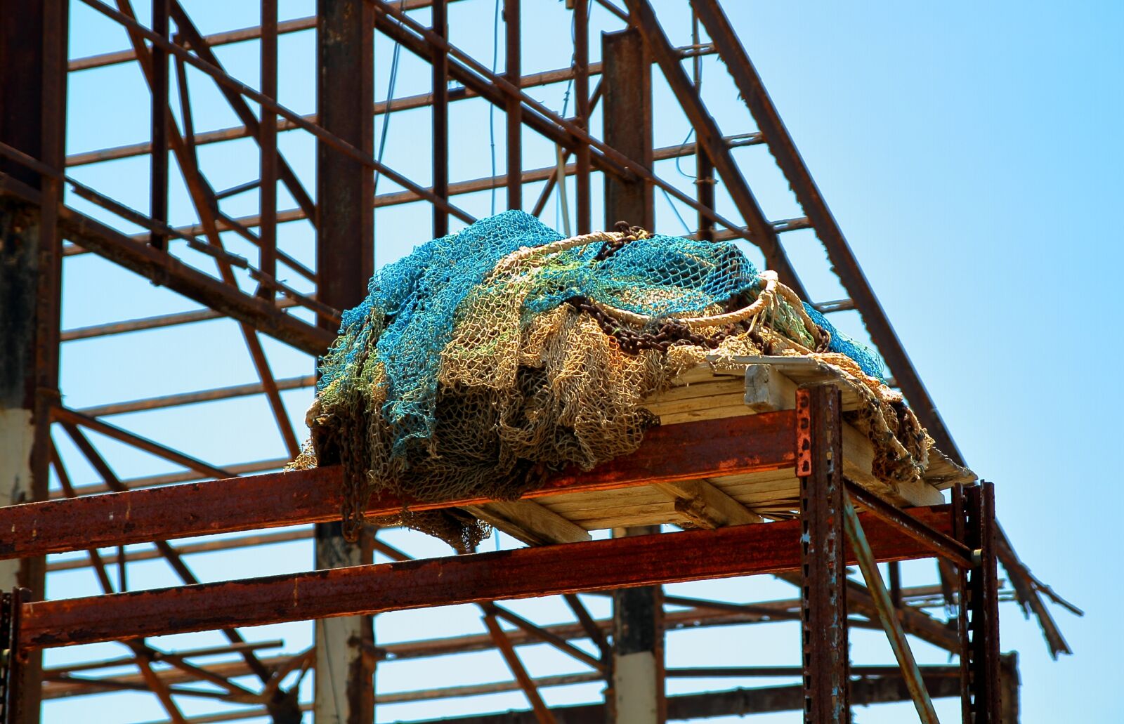 Canon EOS 7D sample photo. Fishing nets, frame, steel photography