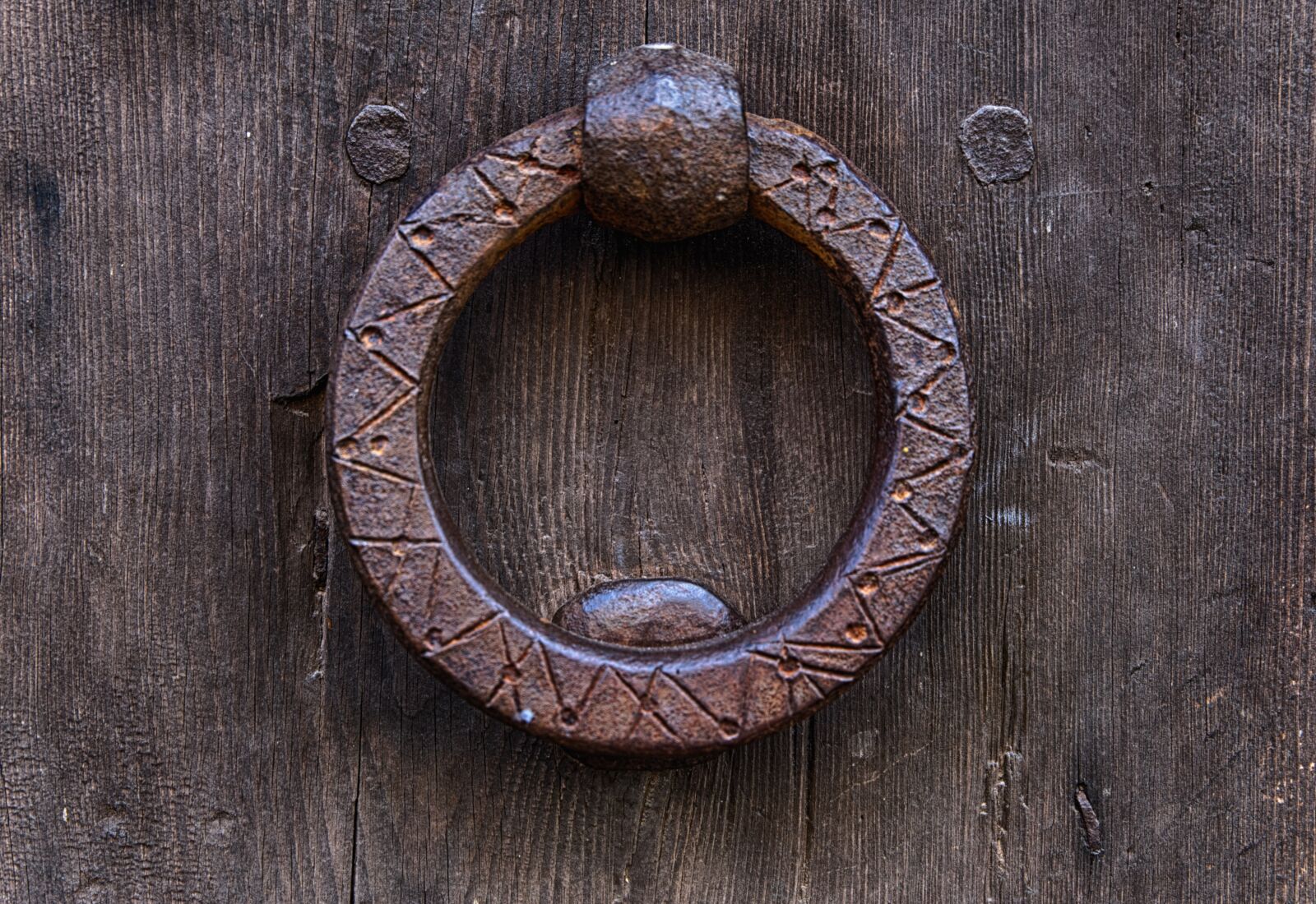 Fujifilm X-A2 + Fujifilm XC 16-50mm F3.5-5.6 OIS II sample photo. Iron, ring, door photography