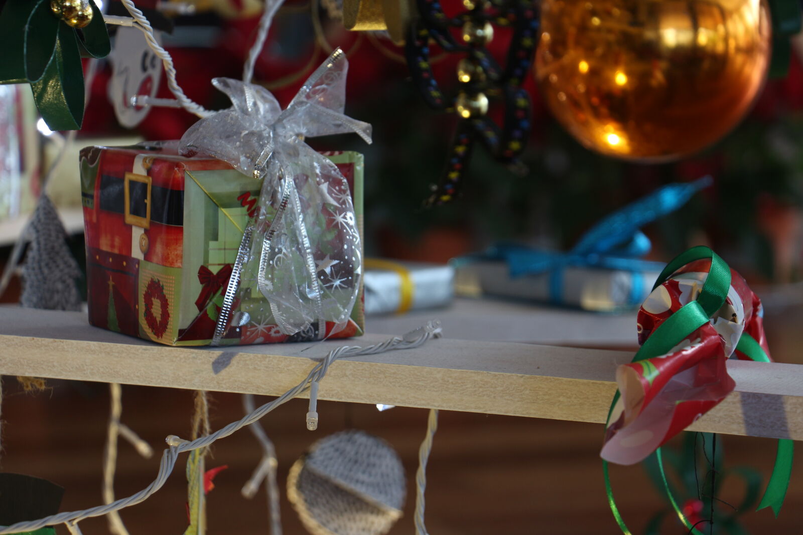Canon EOS 700D (EOS Rebel T5i / EOS Kiss X7i) sample photo. Christmas, presents photography
