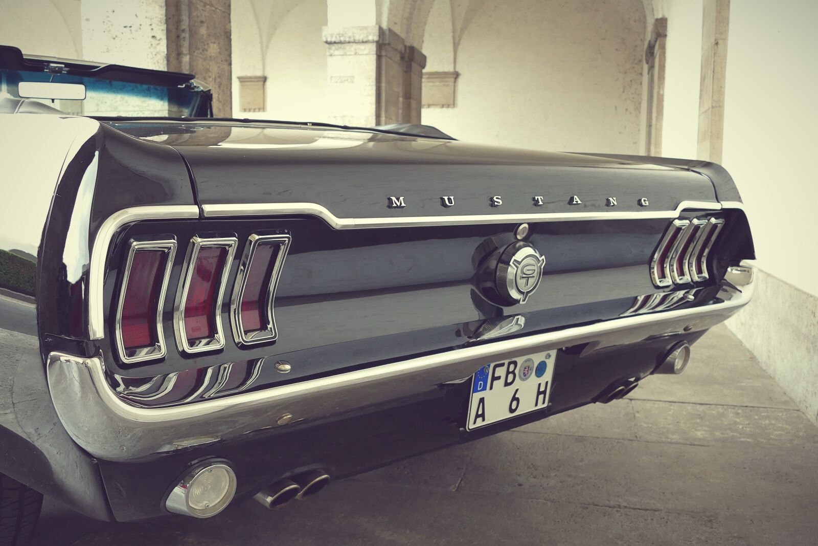 Panasonic Lumix DMC-FZ1000 sample photo. Ford, mustang, 6t photography