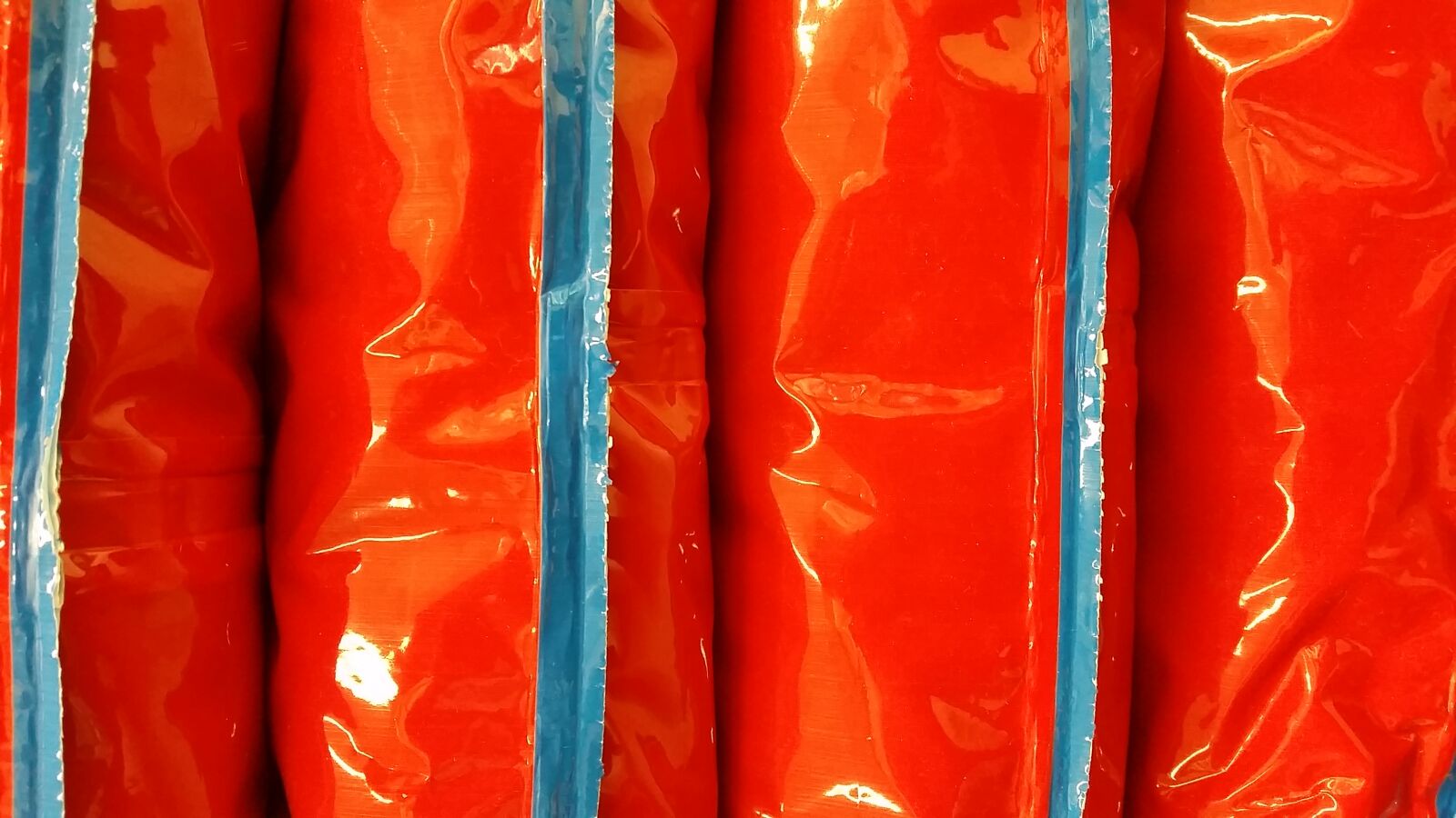 Samsung Galaxy S5 sample photo. Red, dog, food, shop photography