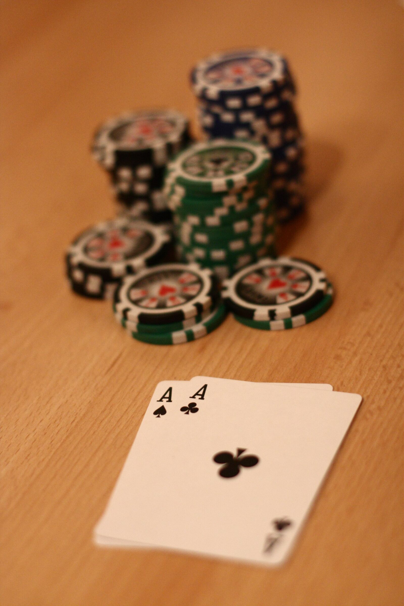 Canon EOS 450D (EOS Rebel XSi / EOS Kiss X2) sample photo. Poker, poker chip, play photography