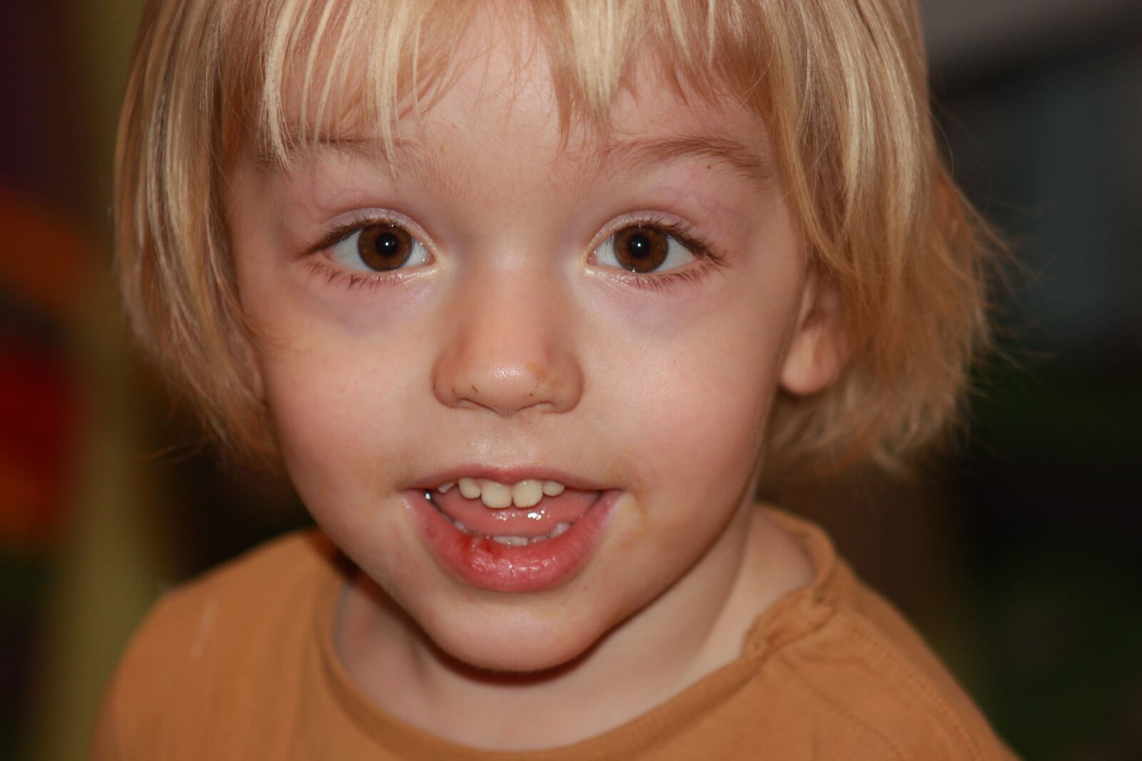 Canon EOS 550D (EOS Rebel T2i / EOS Kiss X4) sample photo. Child, the smile of photography