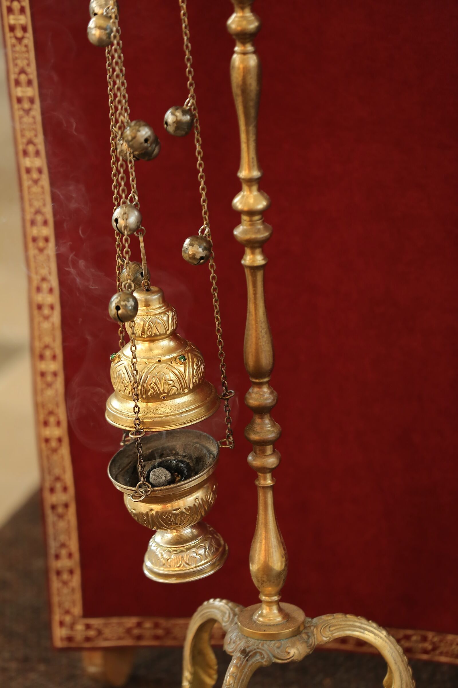 Canon EOS 5D Mark III sample photo. Spirituality, smoke, religion, chain photography