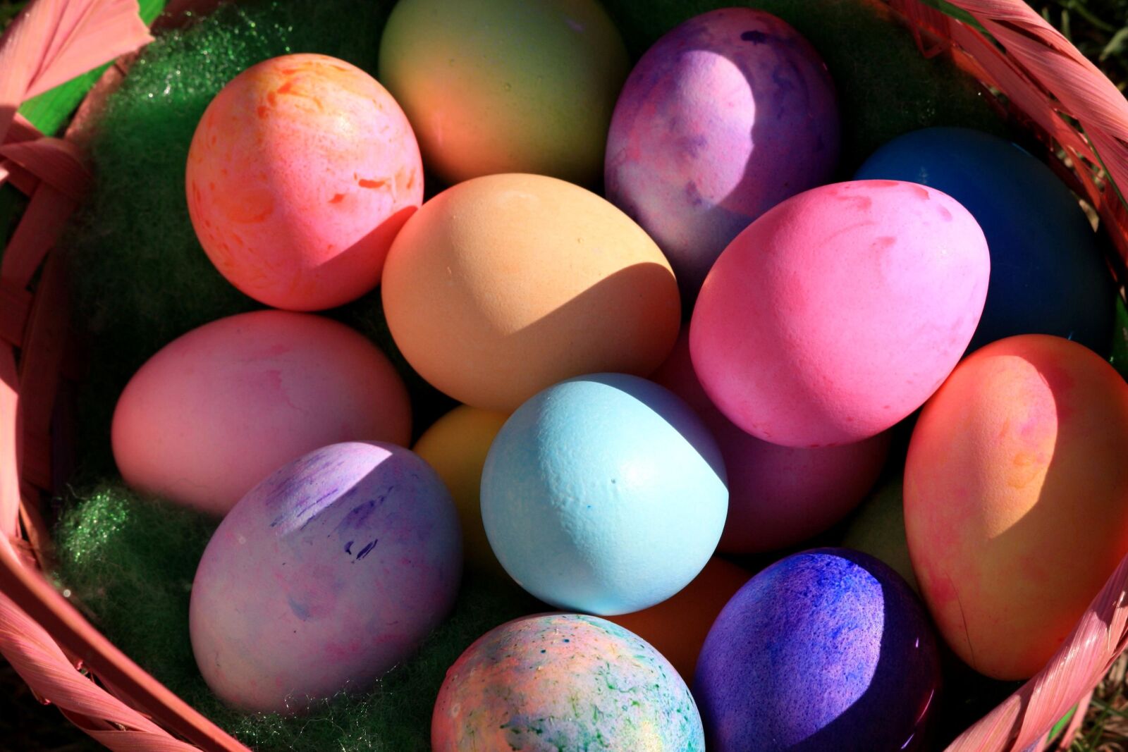 f/4-5.6 IS II sample photo. Basket, full, easter eggs photography
