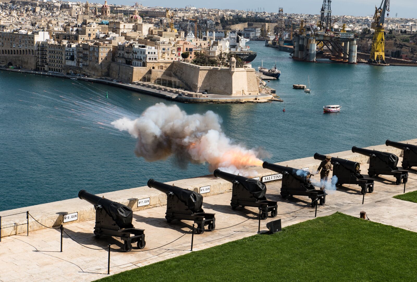 Nikon D750 sample photo. Malta, valetta, salute photography