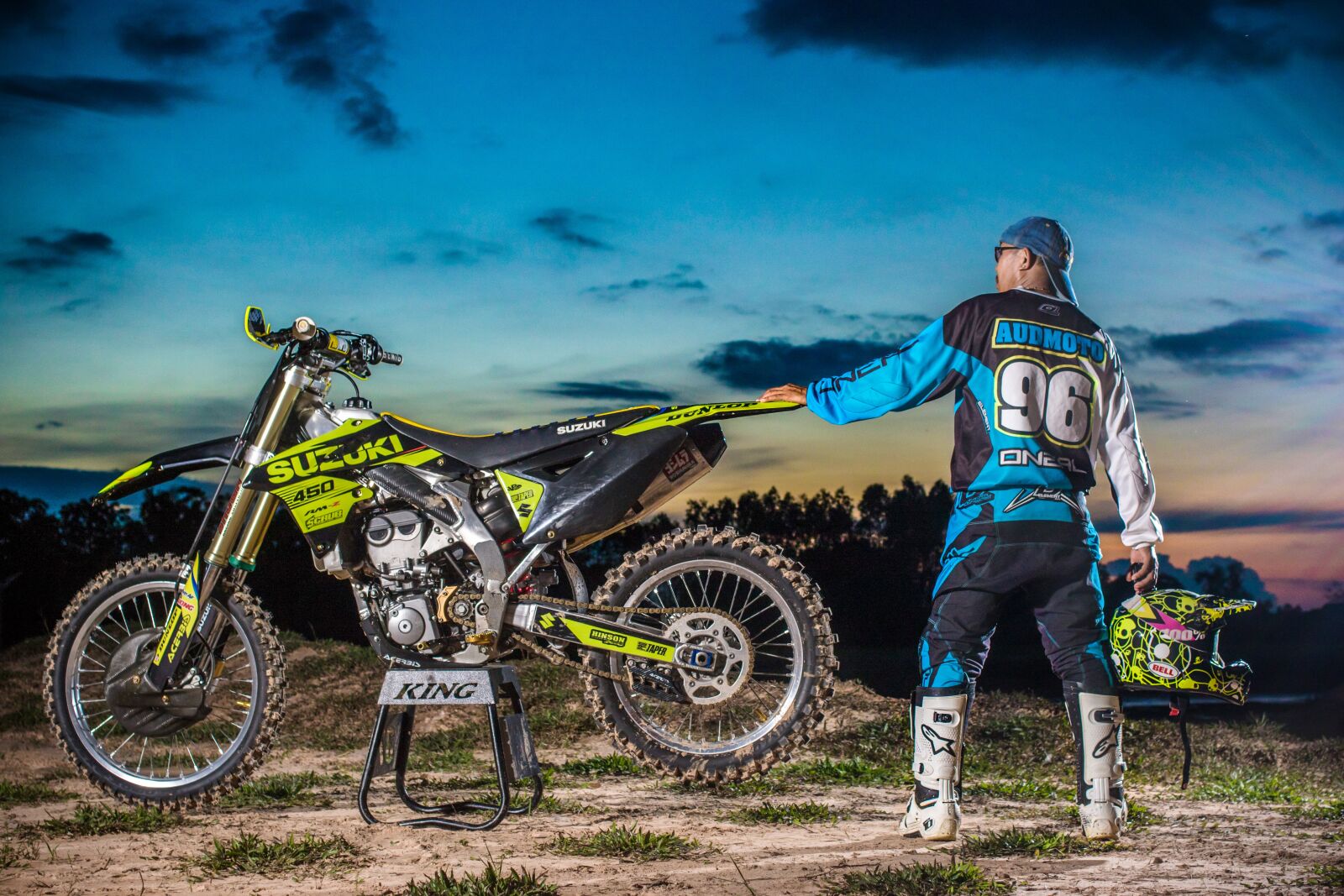 Canon EOS 7D Mark II + Canon EF 35mm F2 sample photo. Moto, racer, motocross photography