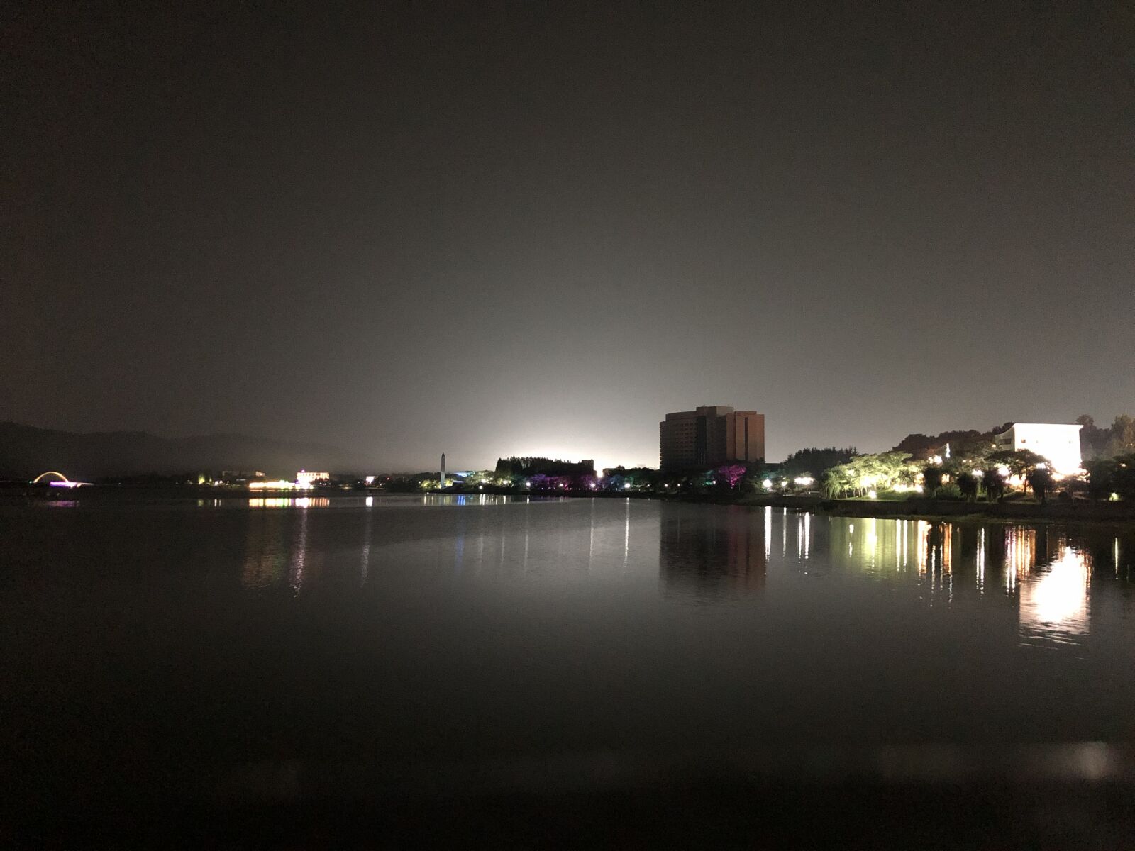 iPhone X back dual camera 4mm f/1.8 sample photo. 경주, 보문단지, 호수 photography
