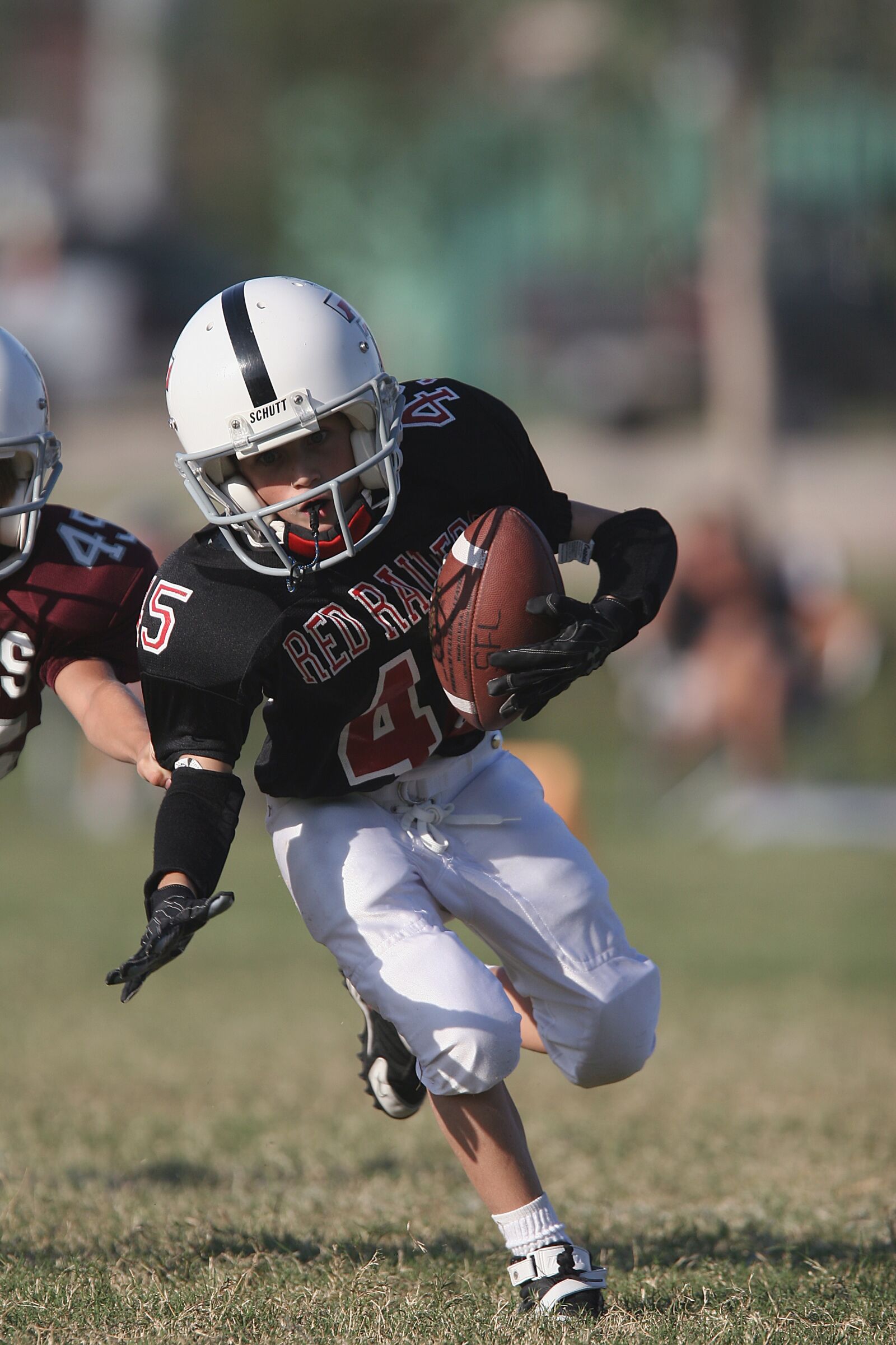 Canon EOS 20D sample photo. Football, action, running back photography