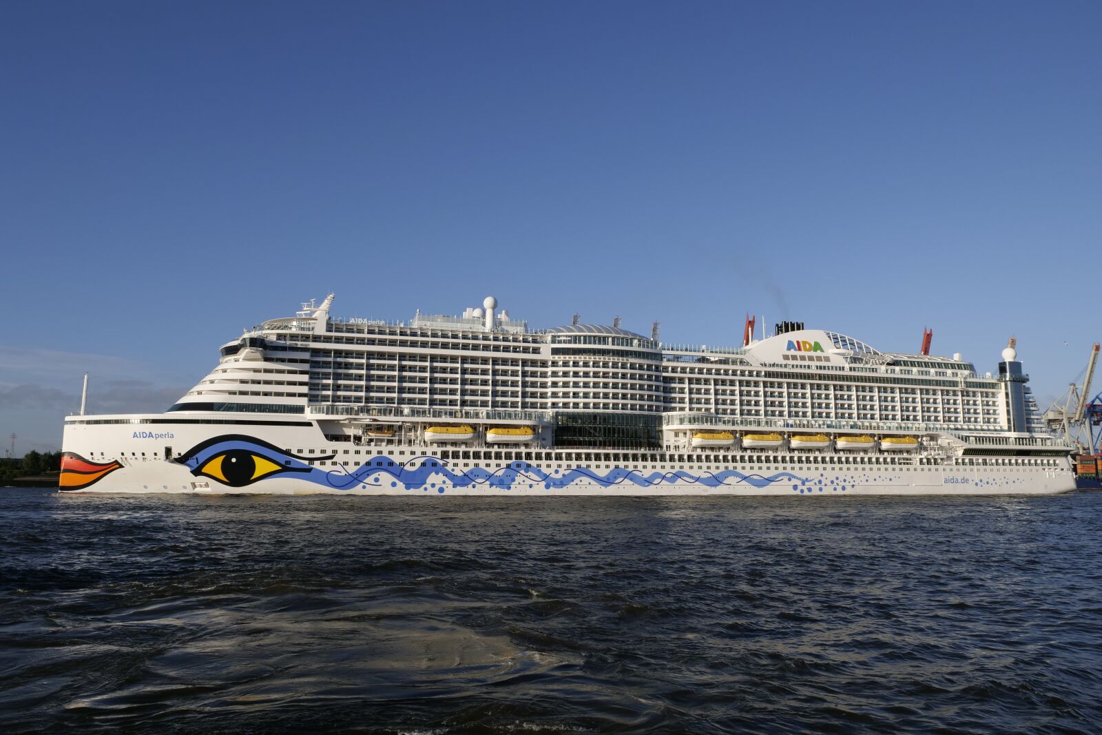 Panasonic Lumix DC-G9 sample photo. Cruise, ship travel, cruise photography