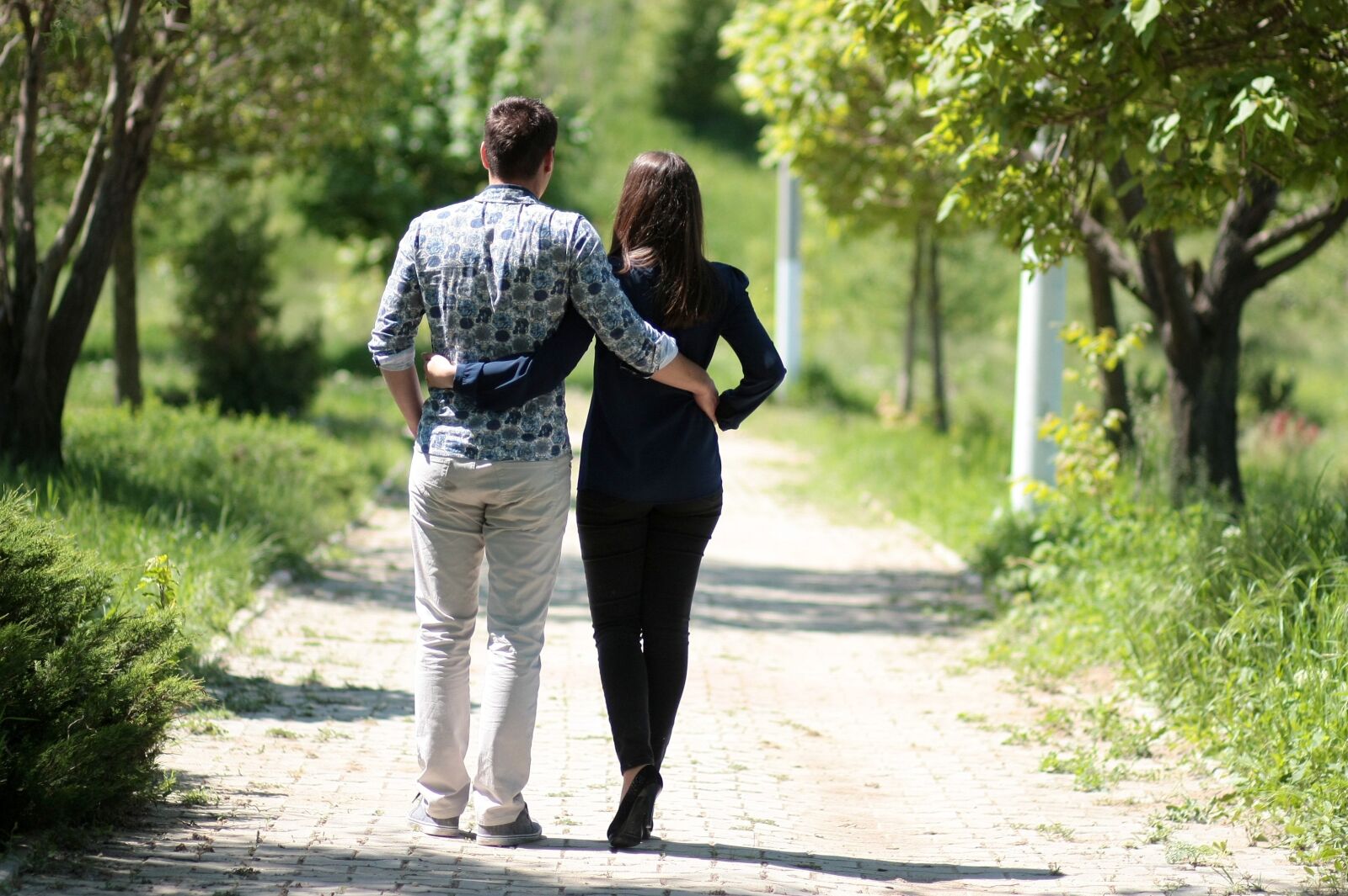 Canon EOS 450D (EOS Rebel XSi / EOS Kiss X2) sample photo. Couple, love, walk photography