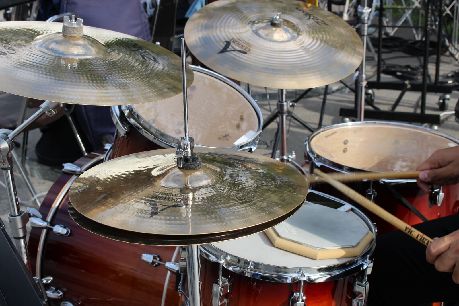 Canon EOS 700D (EOS Rebel T5i / EOS Kiss X7i) sample photo. Cymbals, percussion, music photography