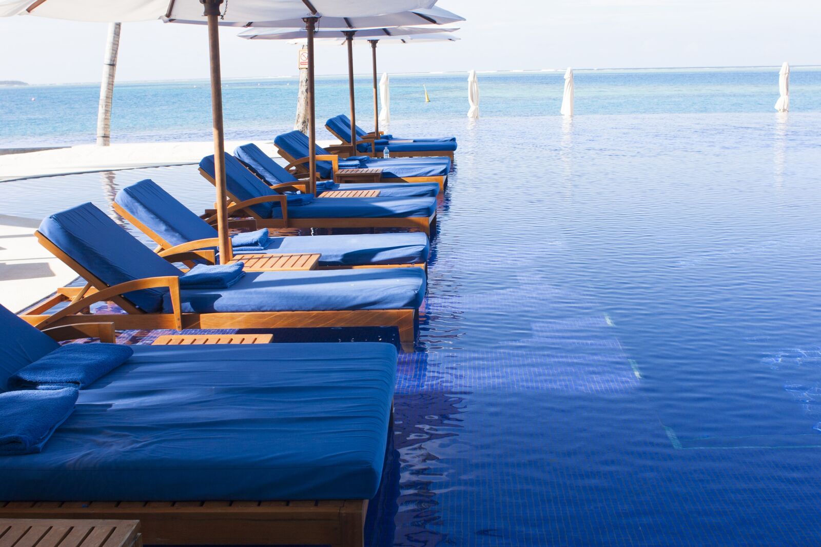 Canon EOS 20D sample photo. Maldives, beach, conrad photography