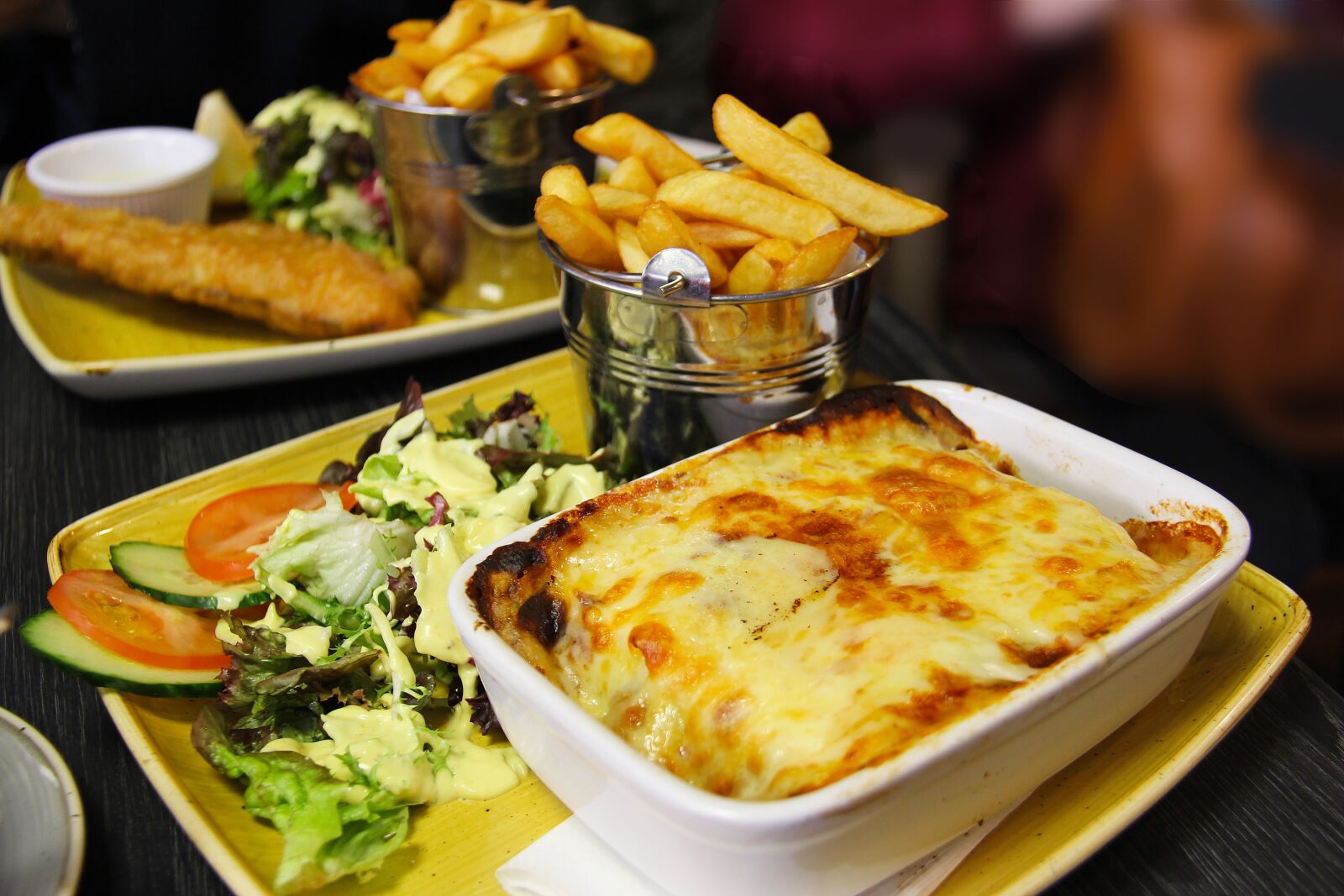 Canon EF-S 18-200mm F3.5-5.6 IS sample photo. Irish meal, lasagne, beef photography